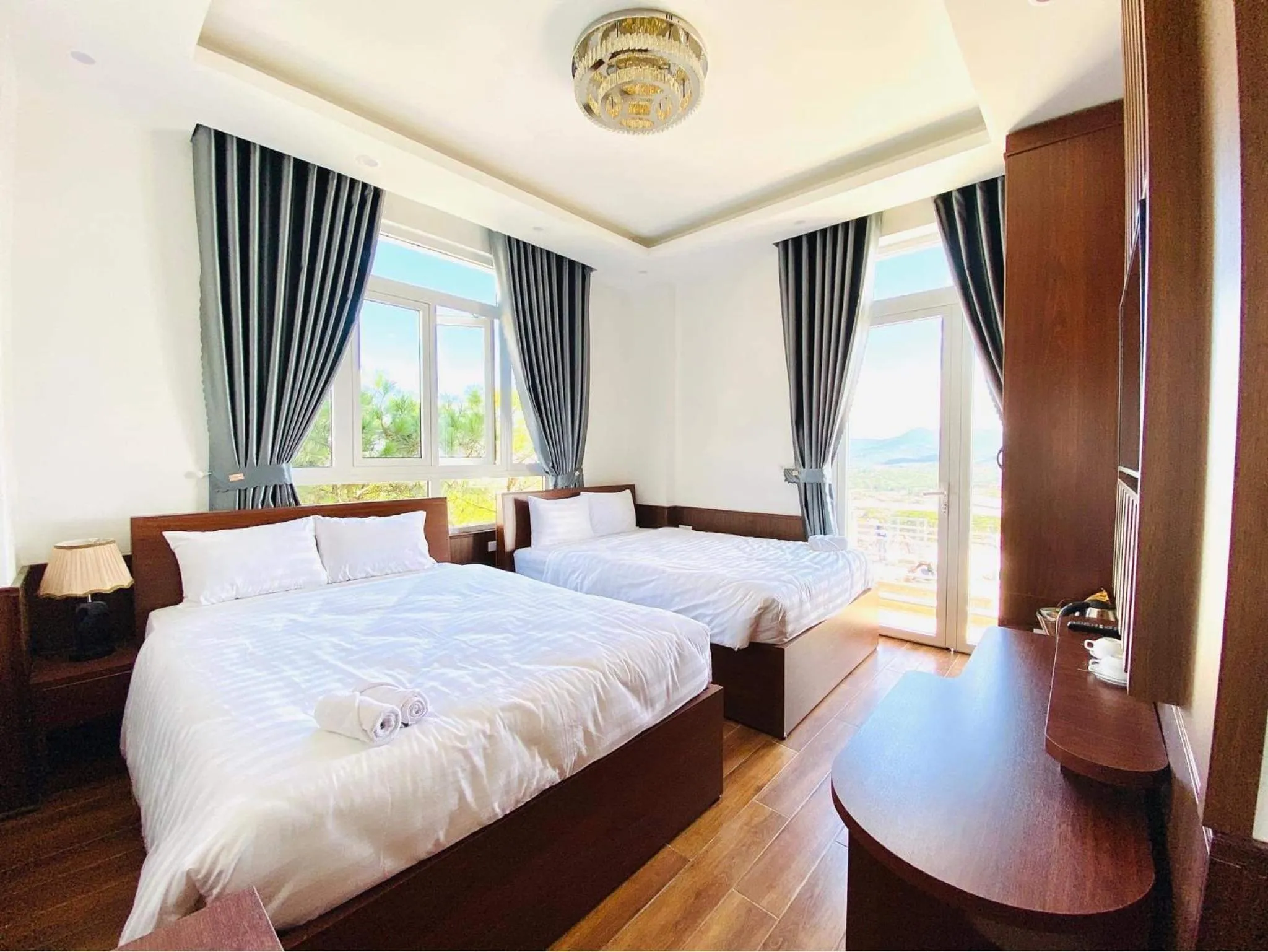 Family Room with Balcony in Dallas Hotel Dalat