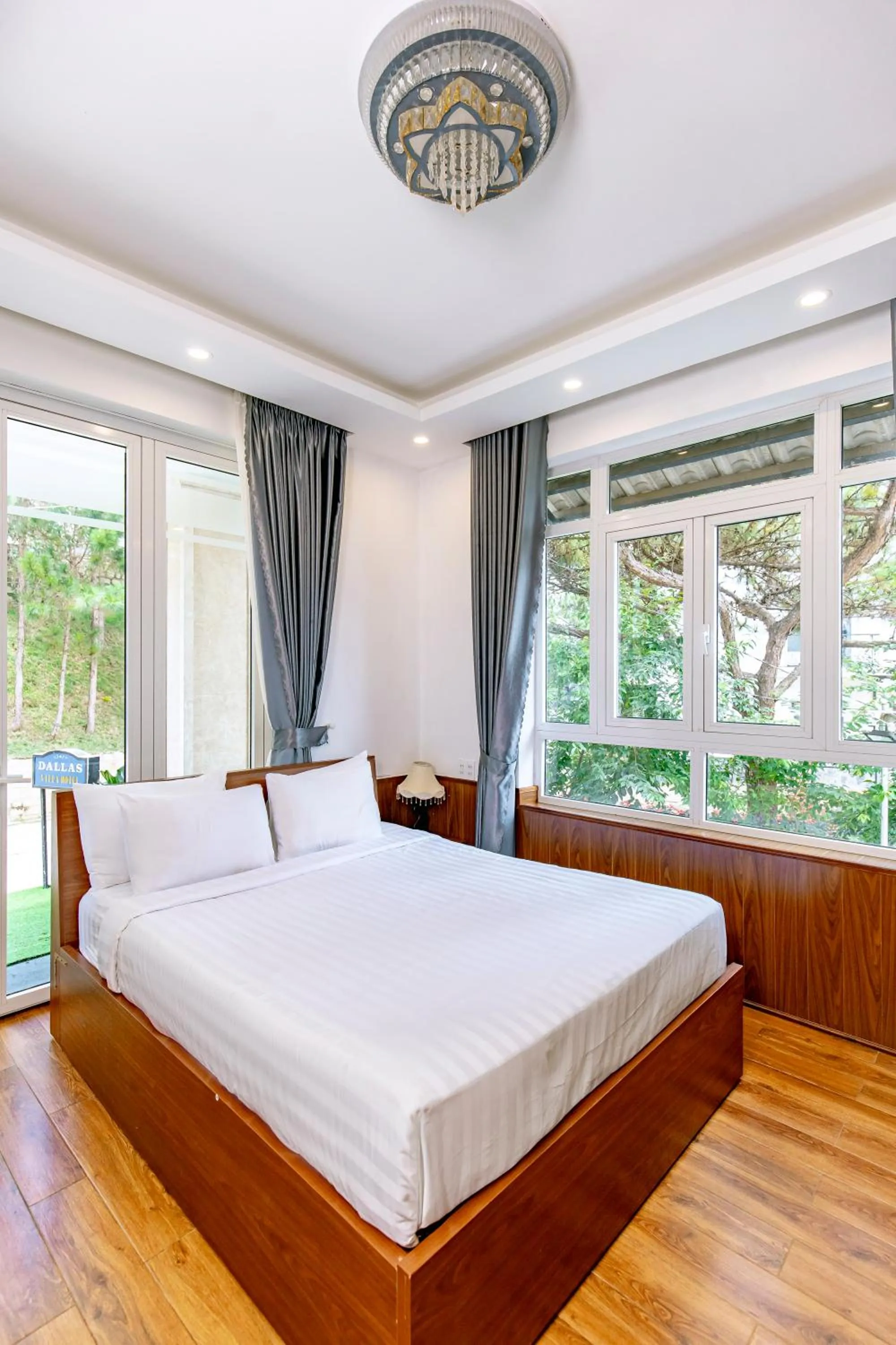 Bed in Dallas Hotel Dalat