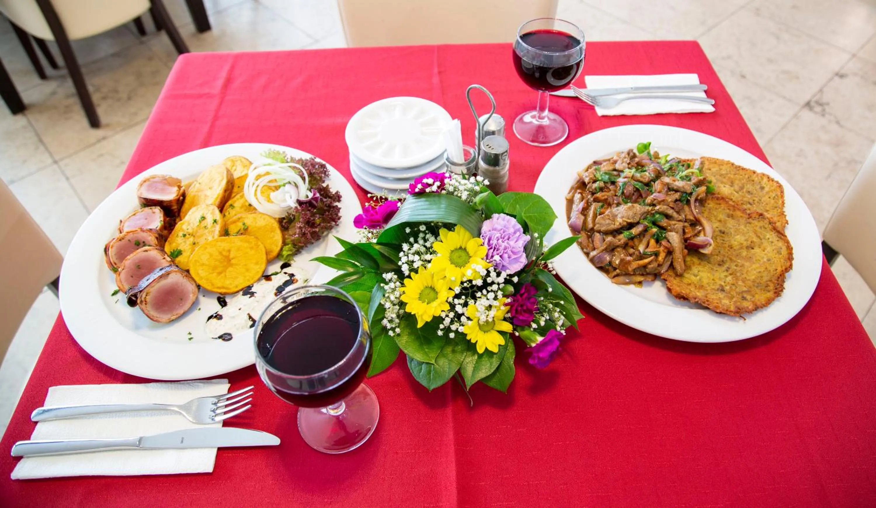 Restaurant/places to eat in Městský hotel Bobík