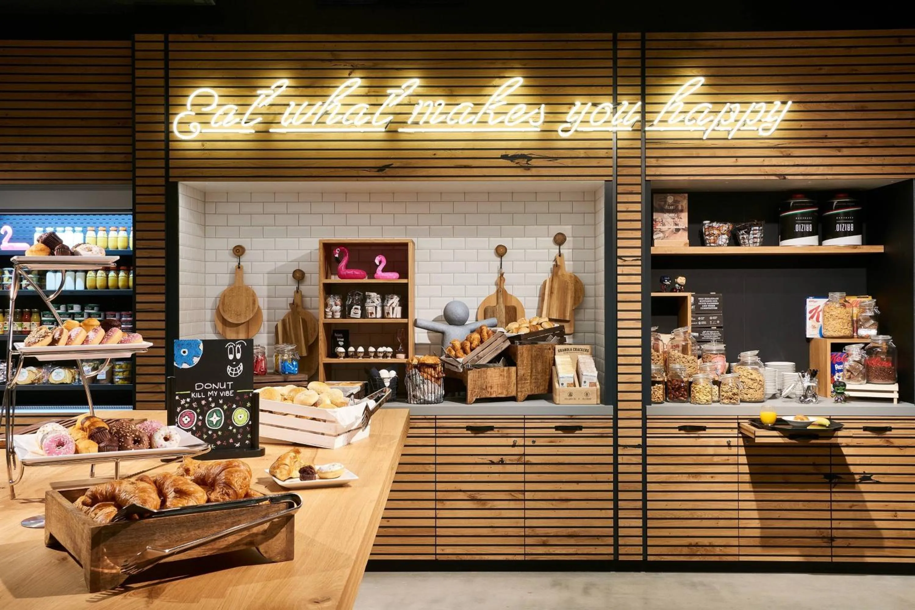 Breakfast in Moxy Amsterdam Schiphol Airport