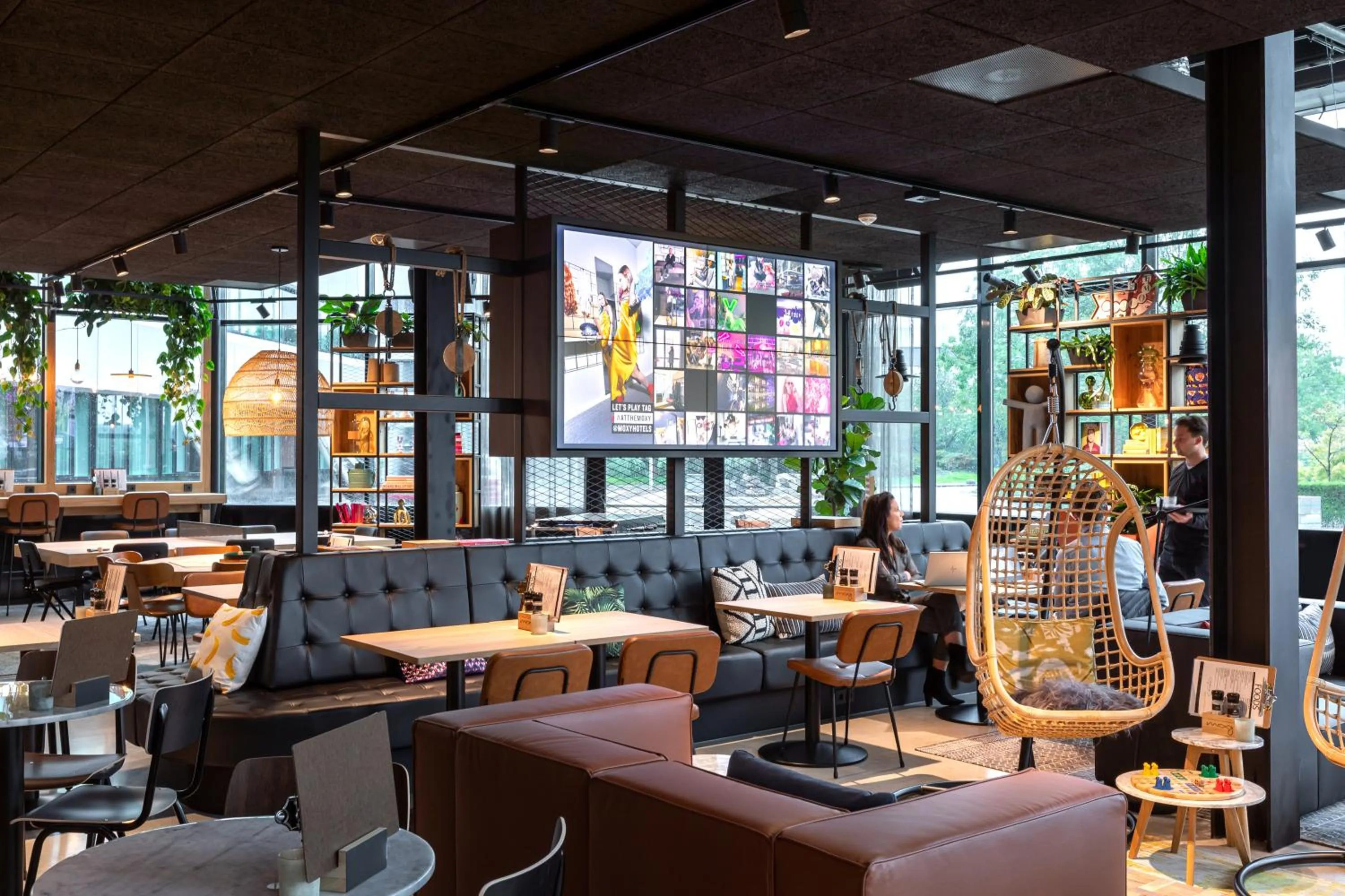 Restaurant/places to eat in Moxy Amsterdam Schiphol Airport