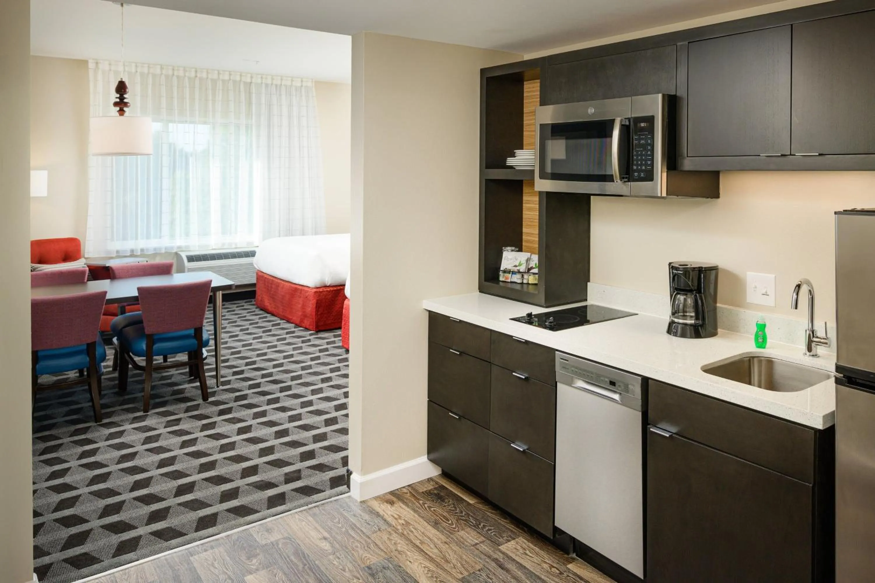 Photo of the whole room in TownePlace Suites by Marriott Tuscaloosa
