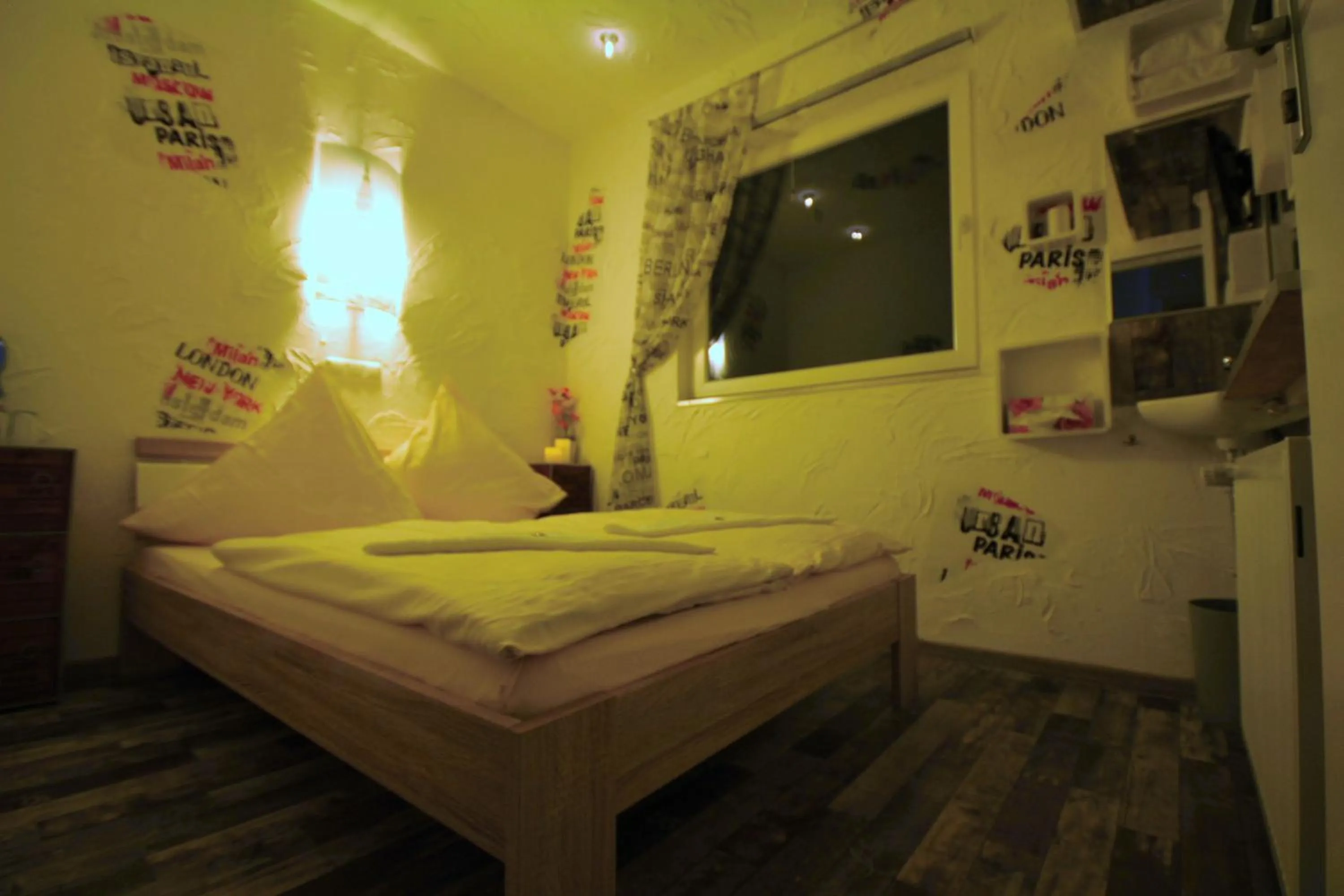 Bedroom, Bed in Waldgasthaus am Schwarzenbruch