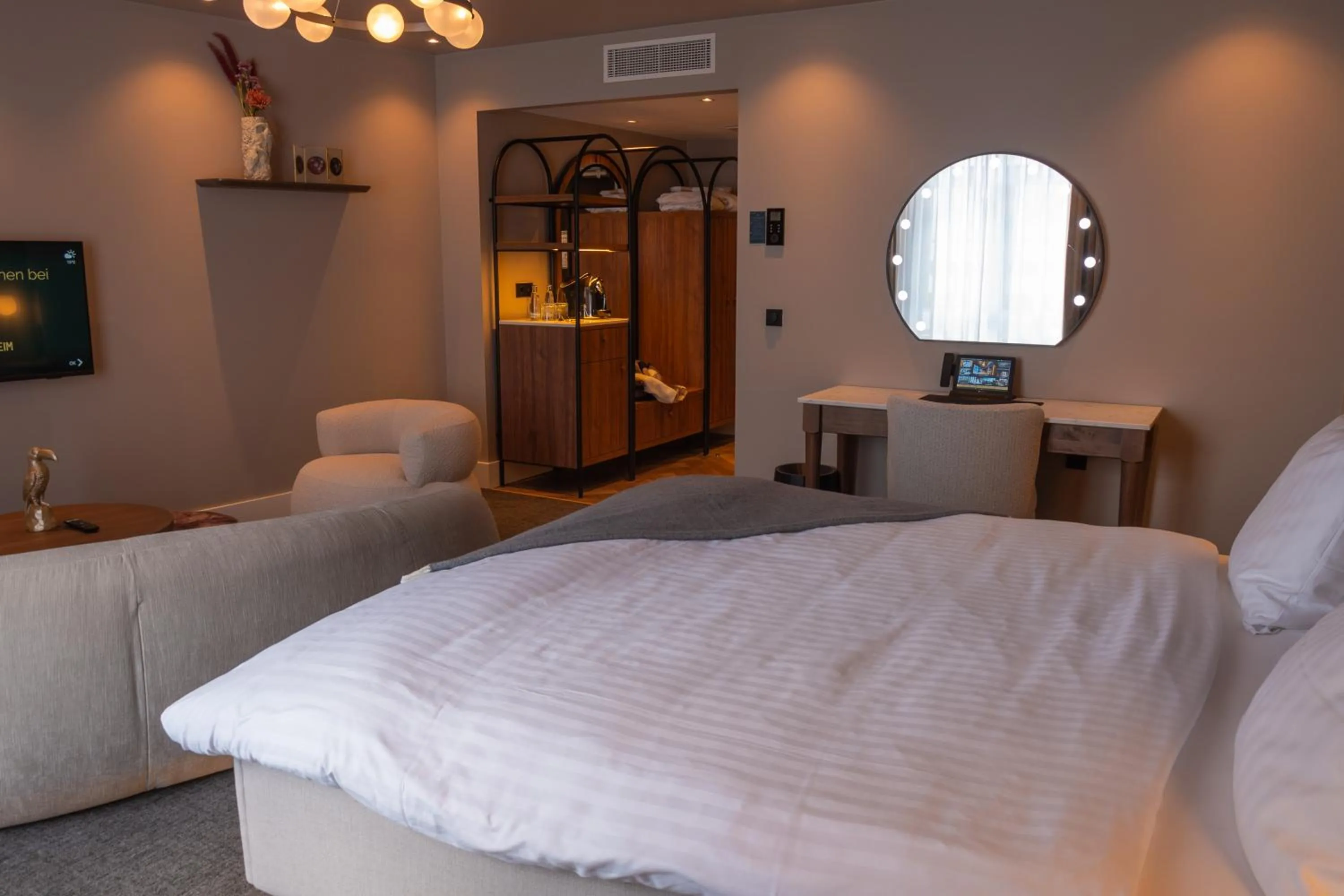 Photo of the whole room, Bed in Van der Valk Hotel Hildesheim