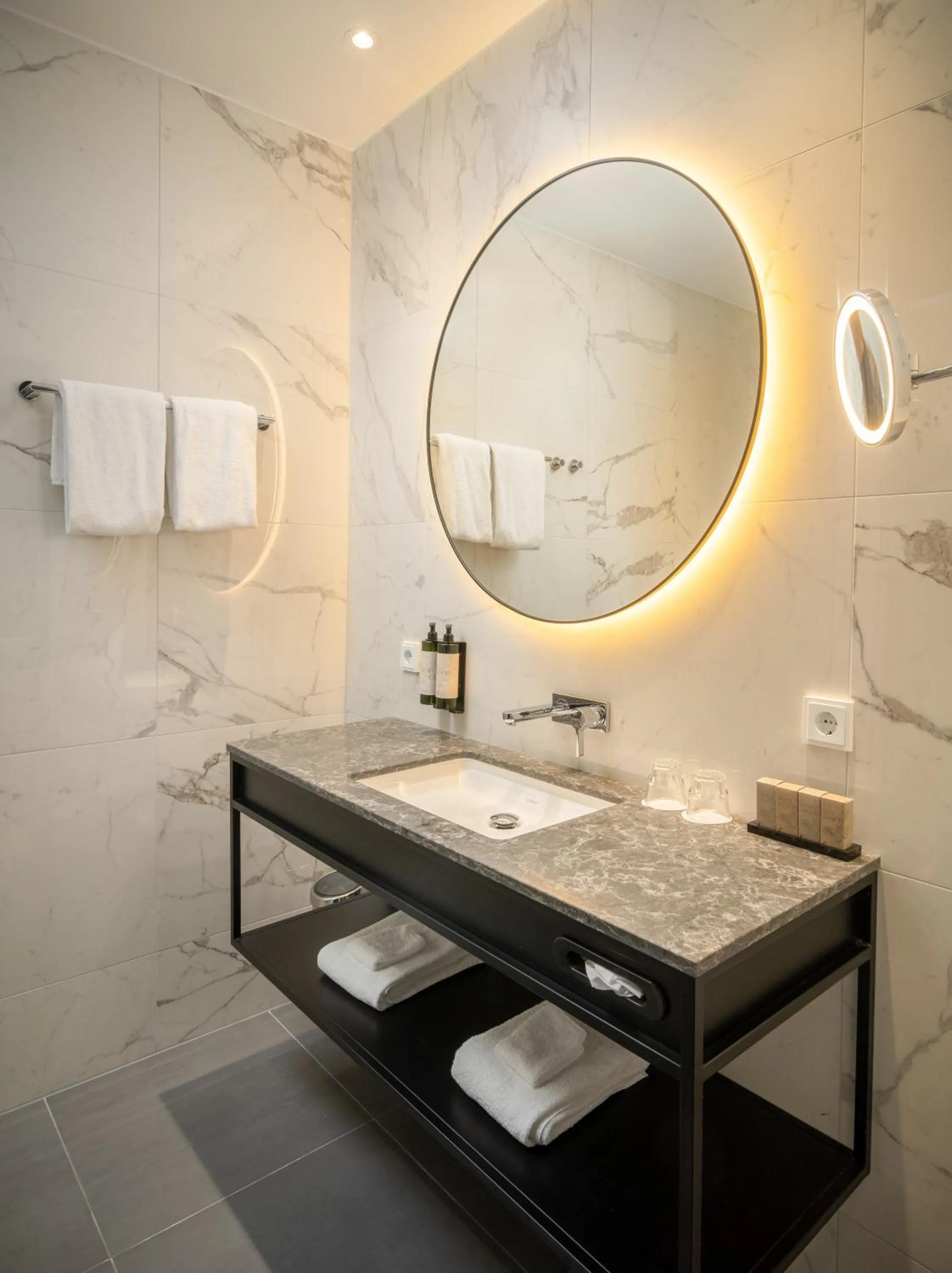 Bathroom in Van der Valk Hotel Hildesheim