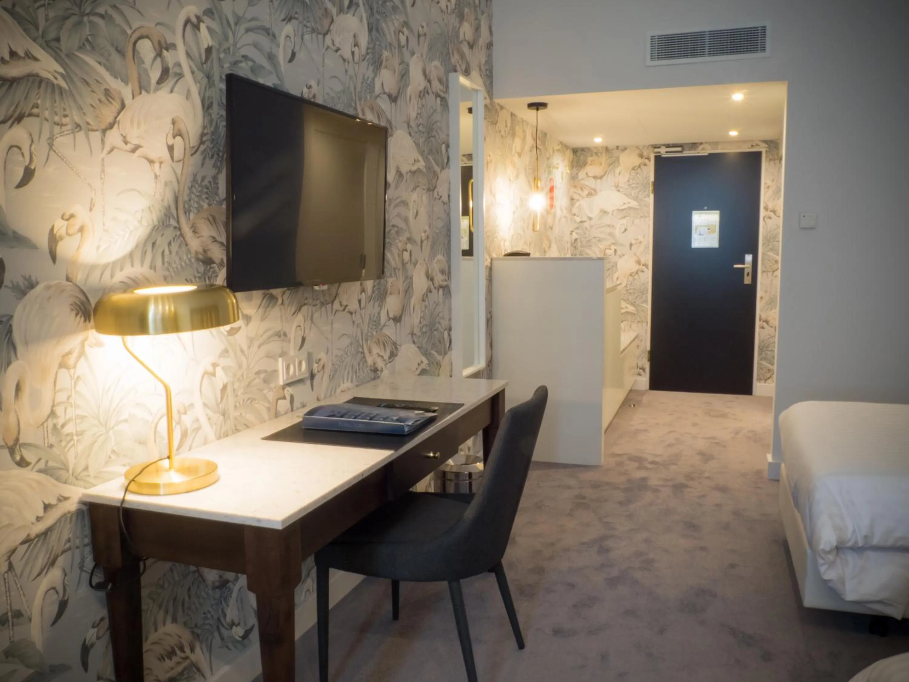 Photo of the whole room, Bed in Van der Valk Hotel Hildesheim