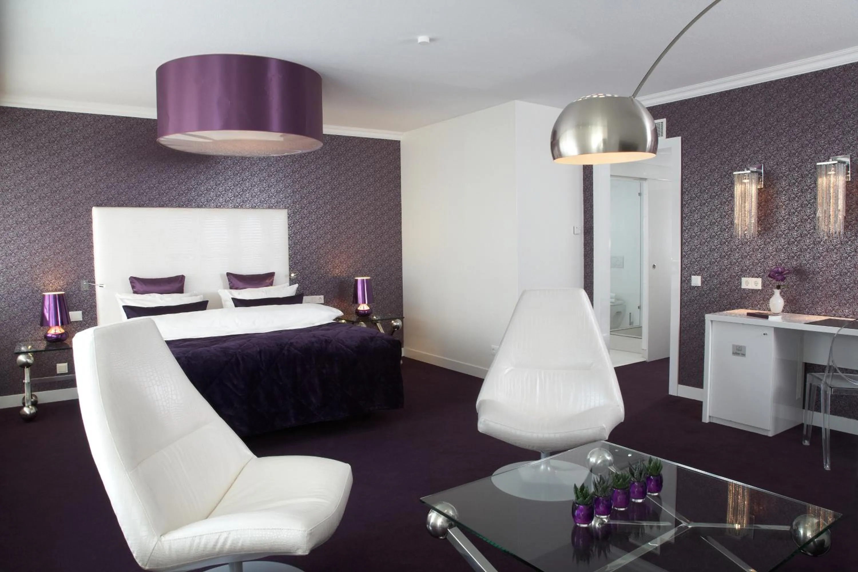 Photo of the whole room, Bed in Van der Valk Hotel Hildesheim