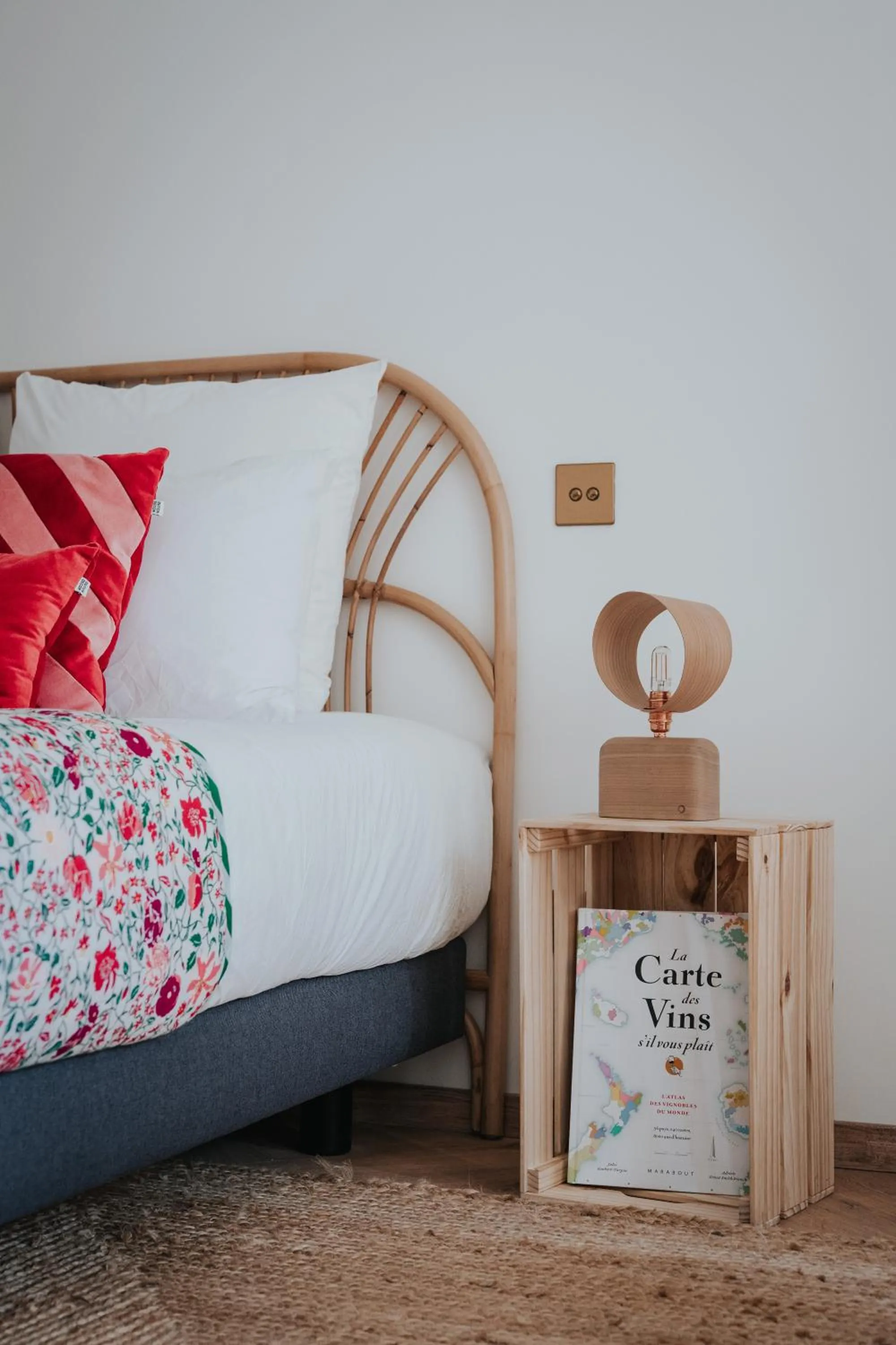 Decorative detail, Bed in Les Cabottes
