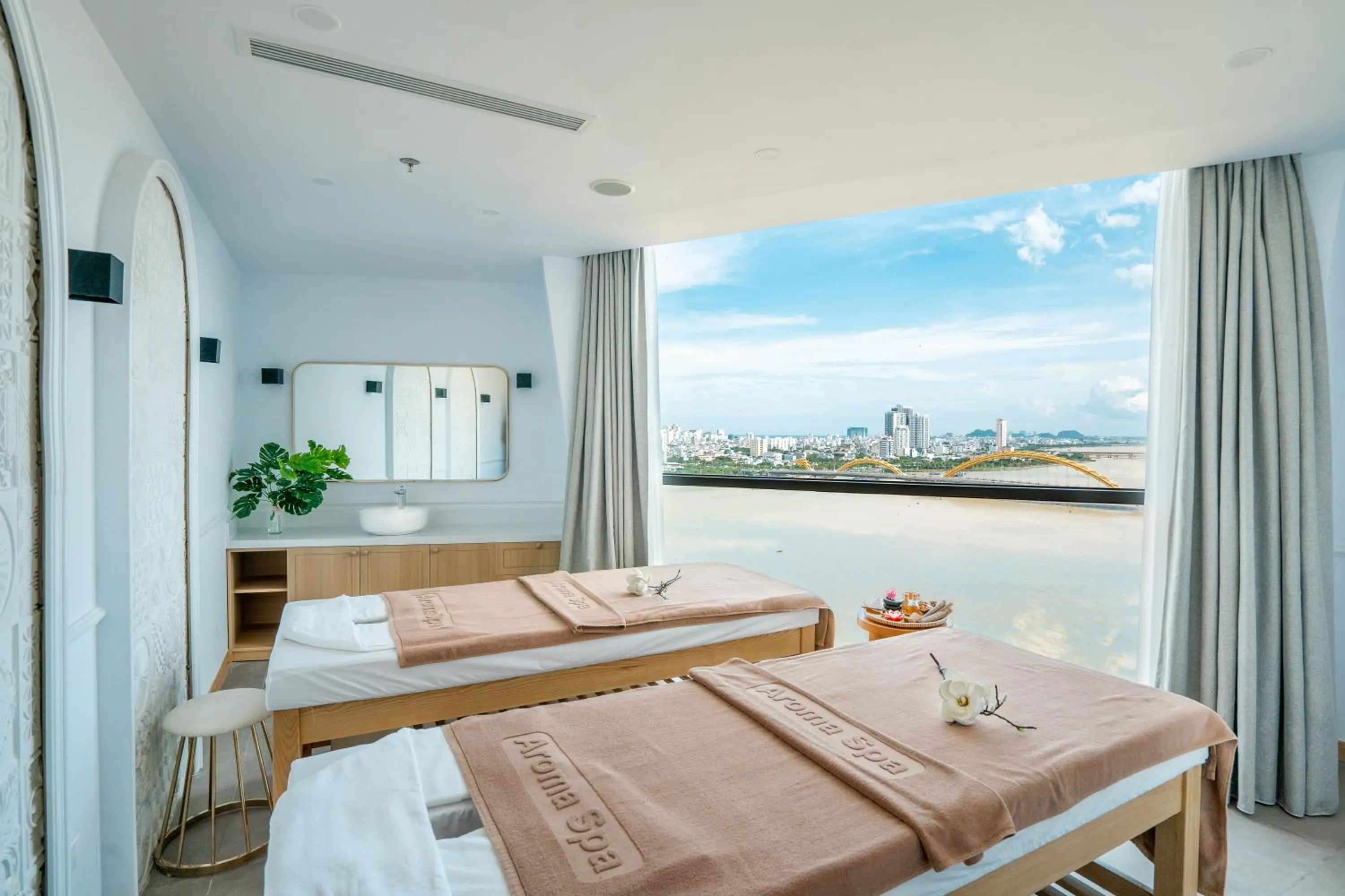 Massage, Bed in HAIAN Riverfront Hotel Da Nang