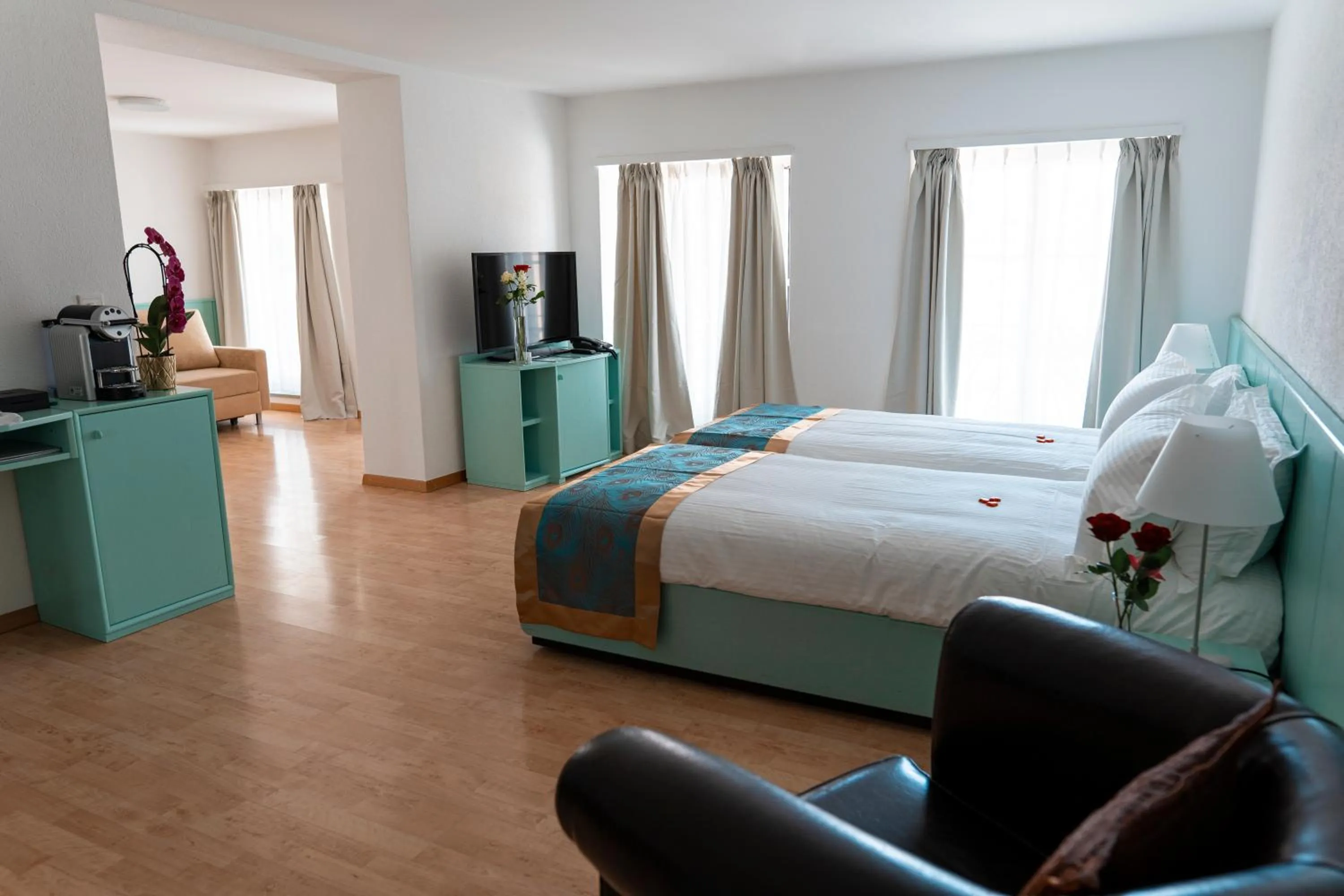 Photo of the whole room, Bed in SWISS HOTEL LA COURONNE