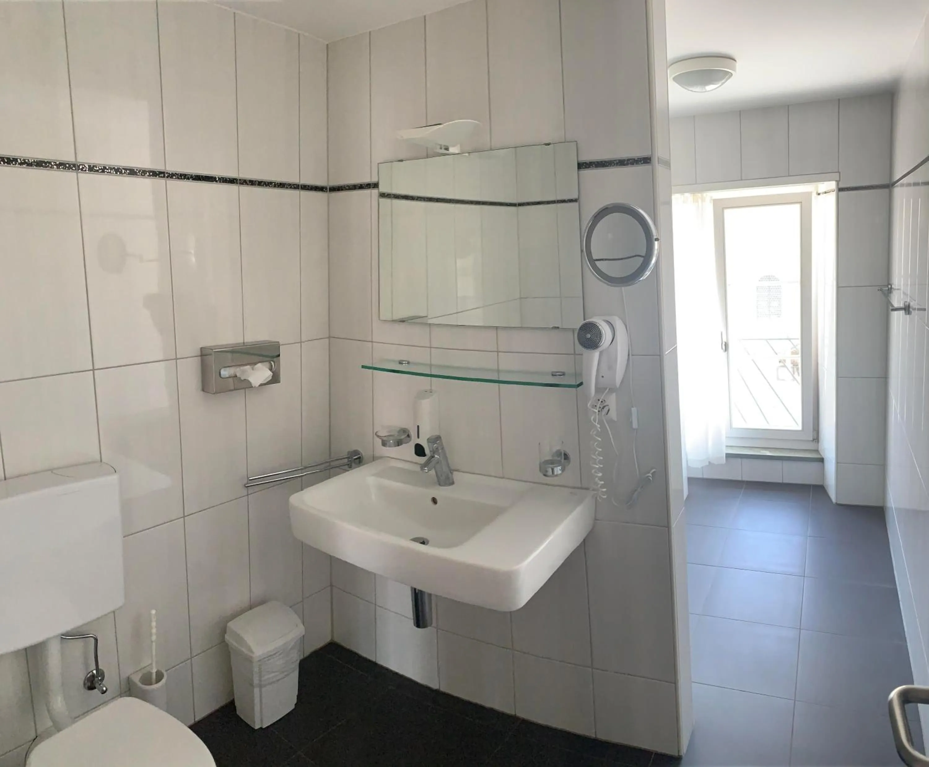 Bathroom in SWISS HOTEL LA COURONNE