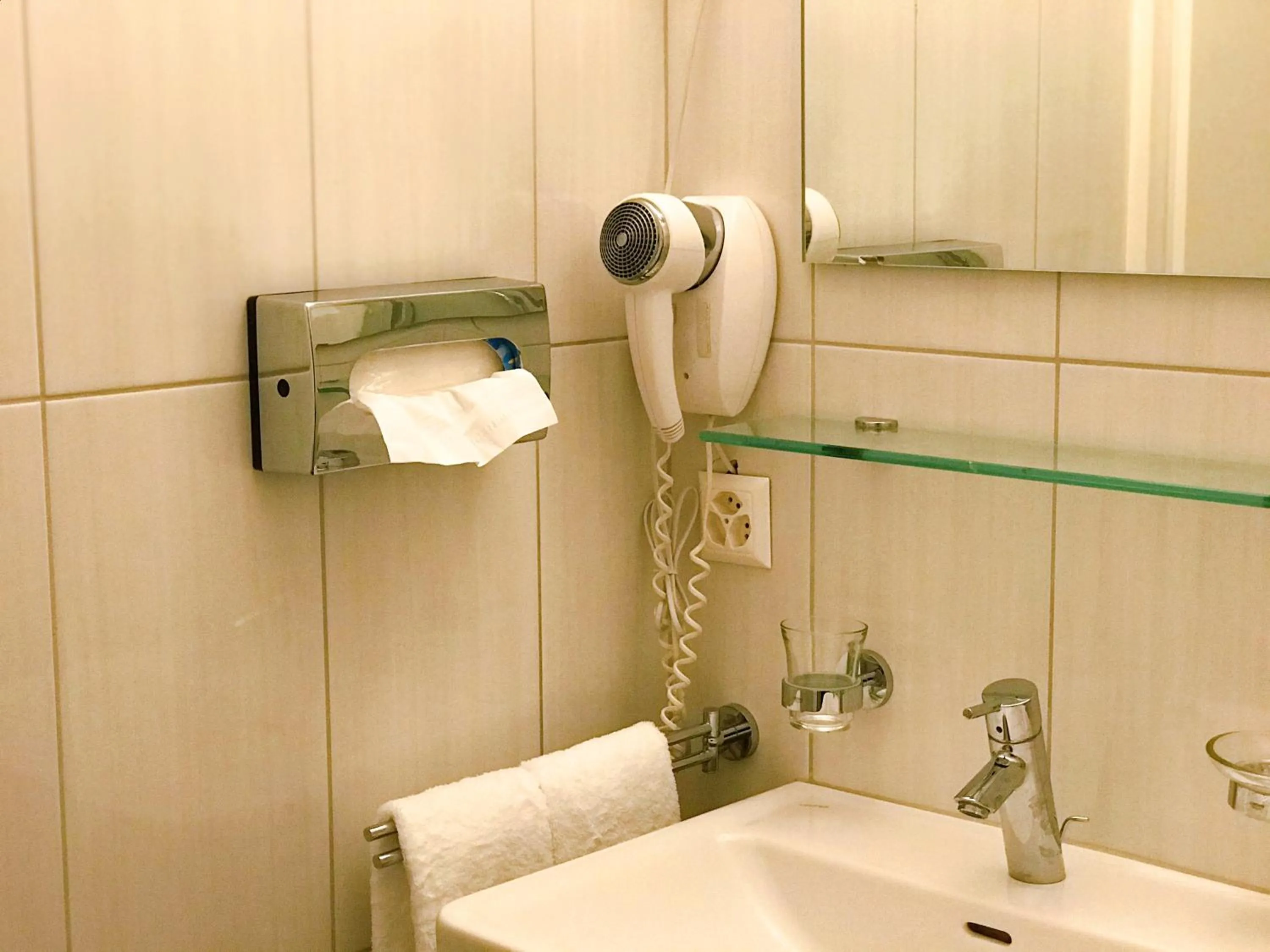 Bathroom in SWISS HOTEL LA COURONNE