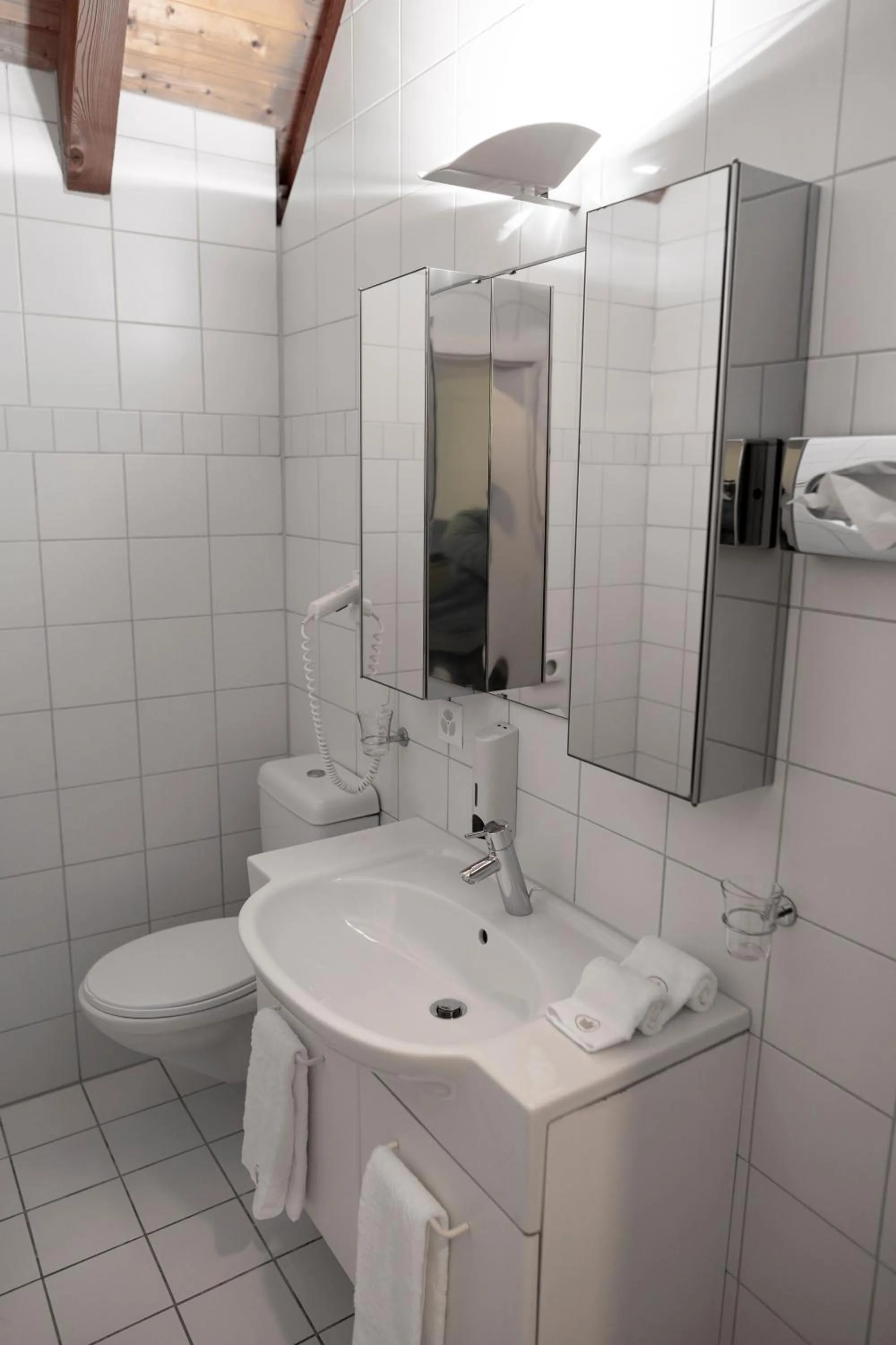 Bathroom in SWISS HOTEL LA COURONNE