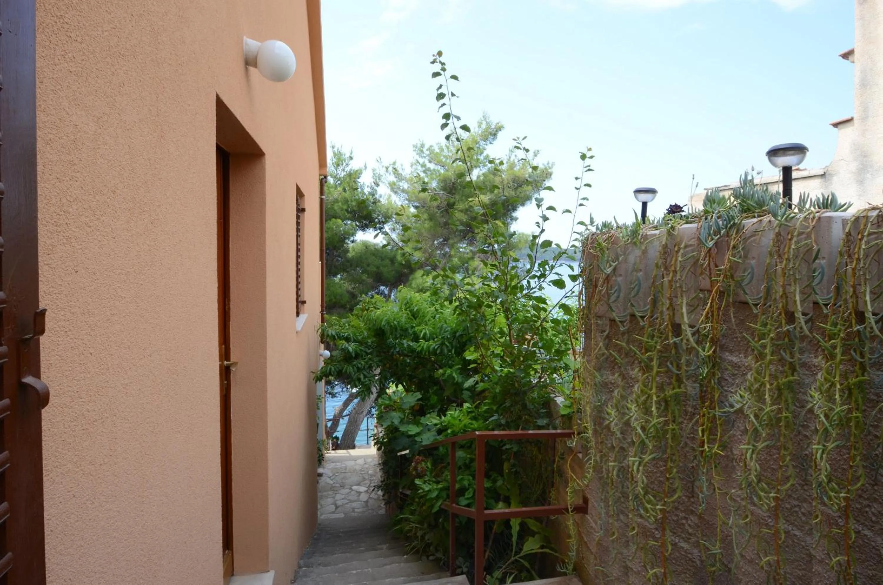 Property building in Apartments Ljiljana