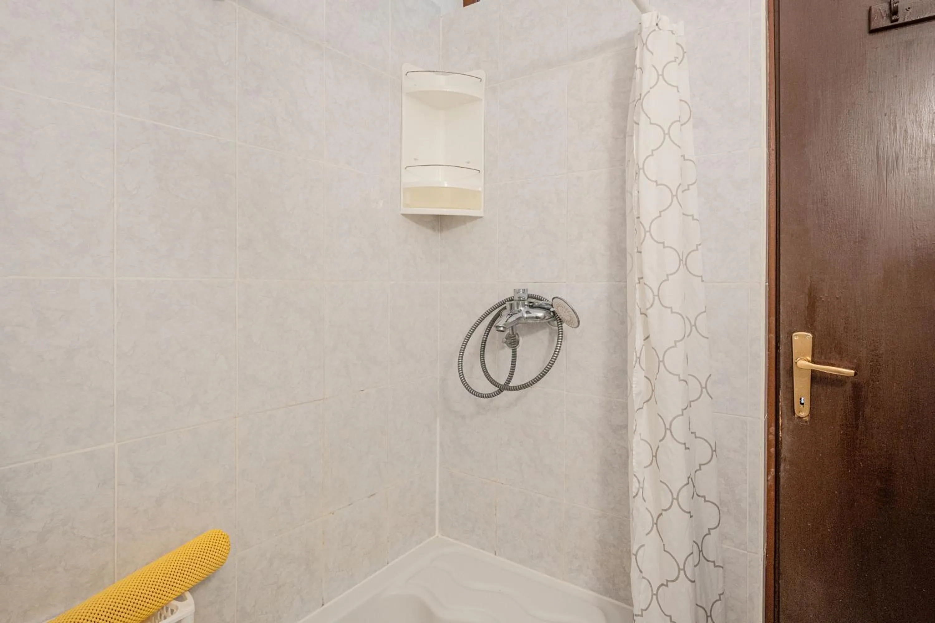 Bathroom in Apartments Ljiljana