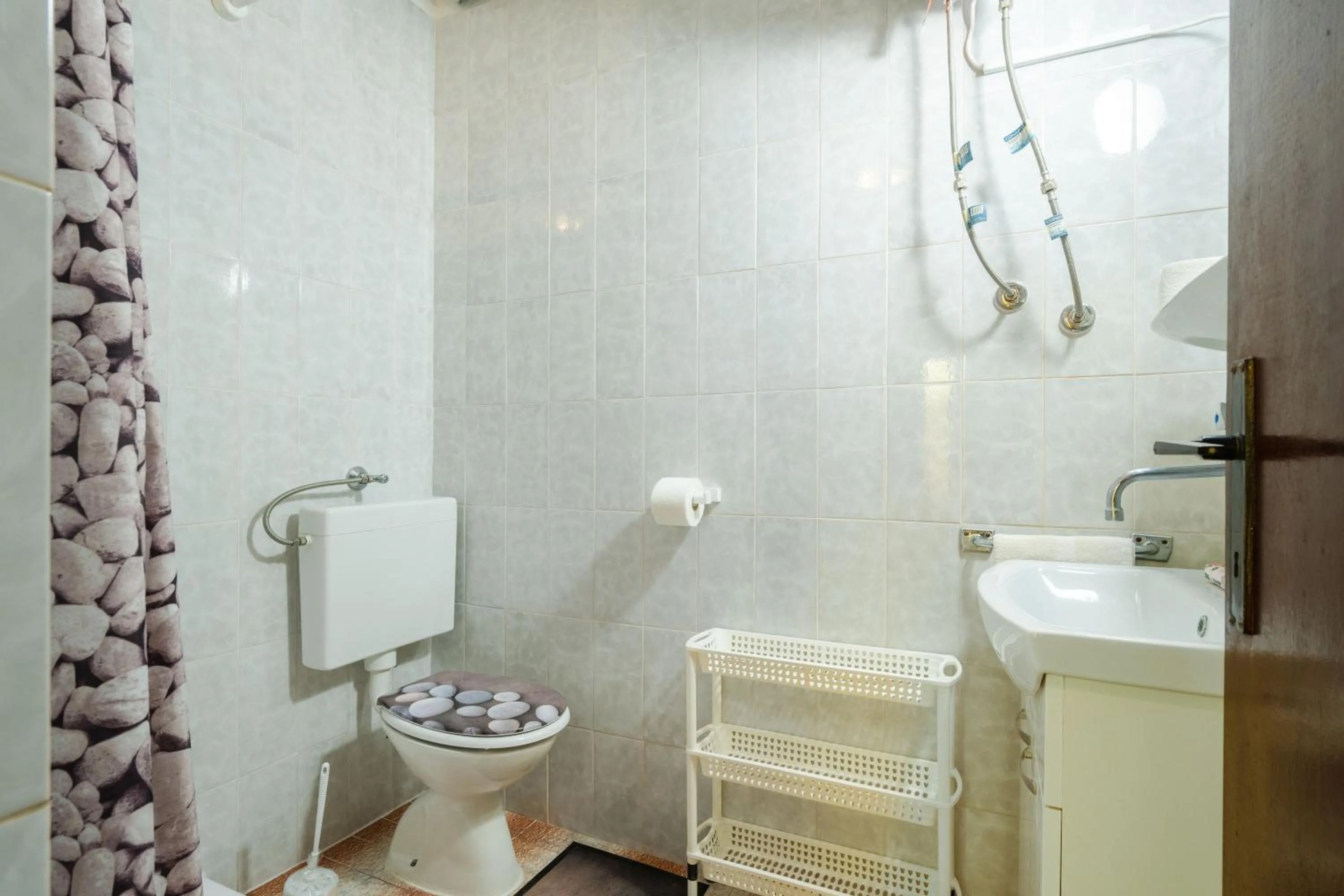 Shower in Apartments Ljiljana