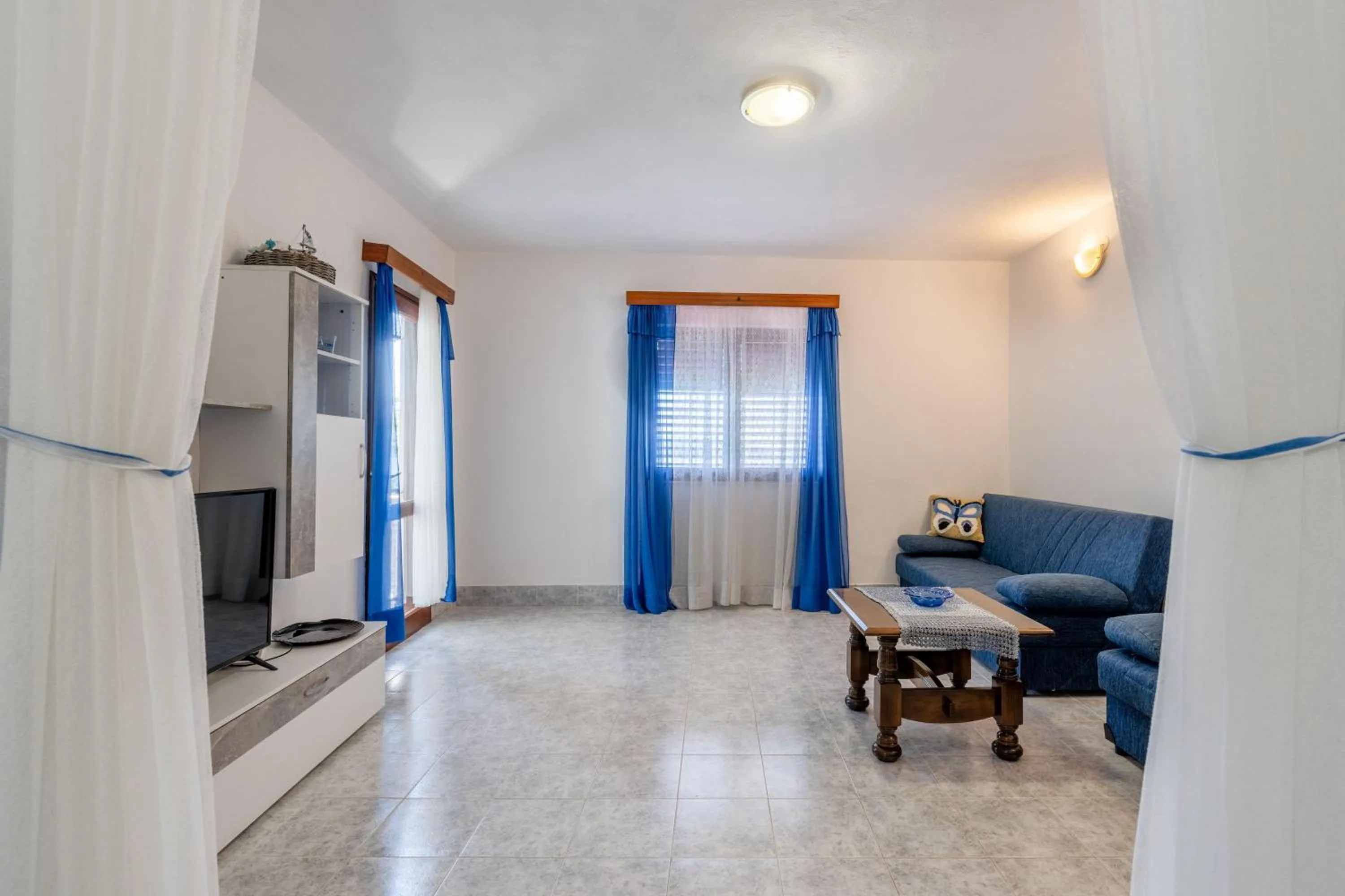 TV and multimedia in Apartments Ljiljana
