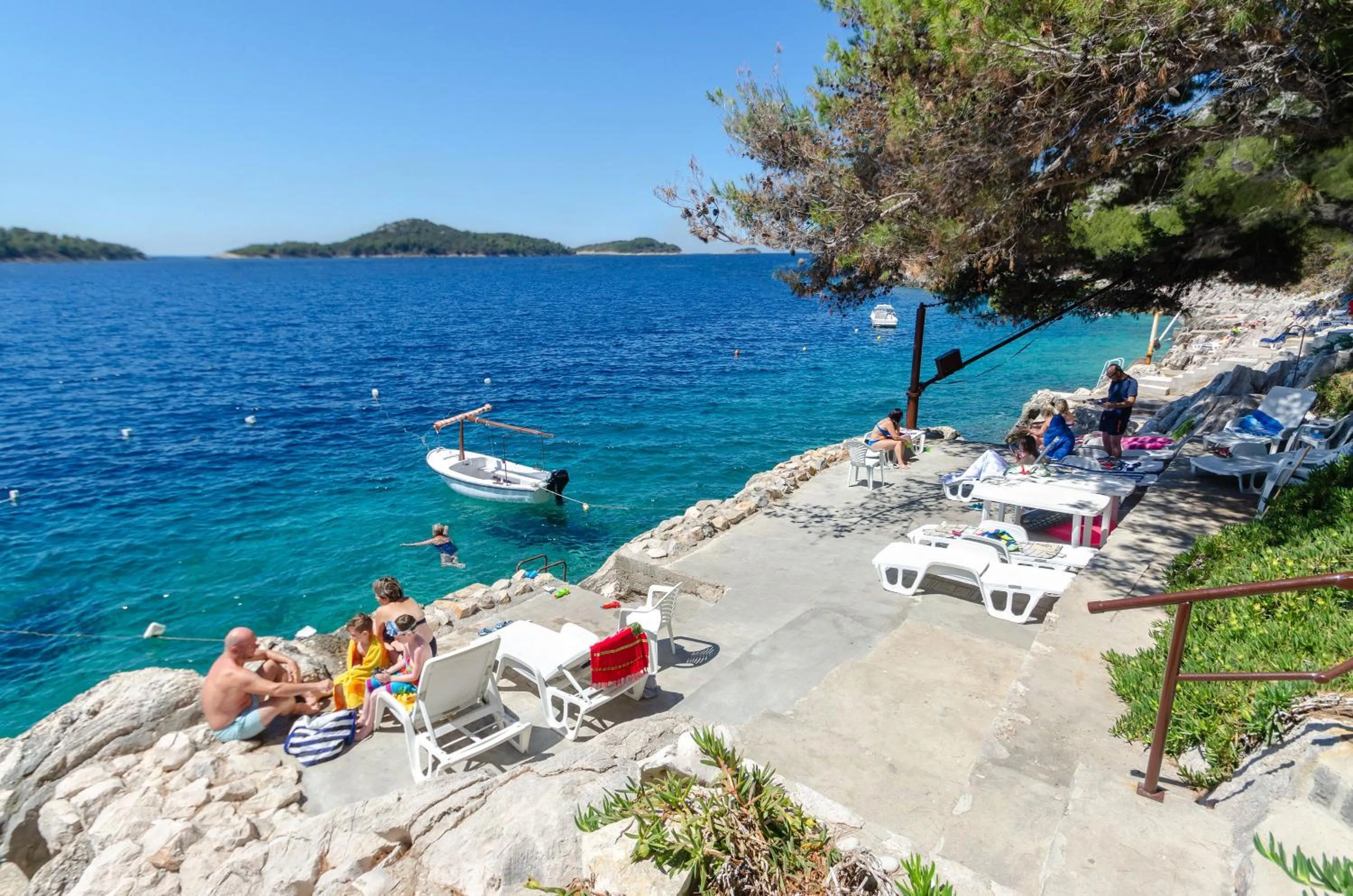 Beach in Apartments Ljiljana