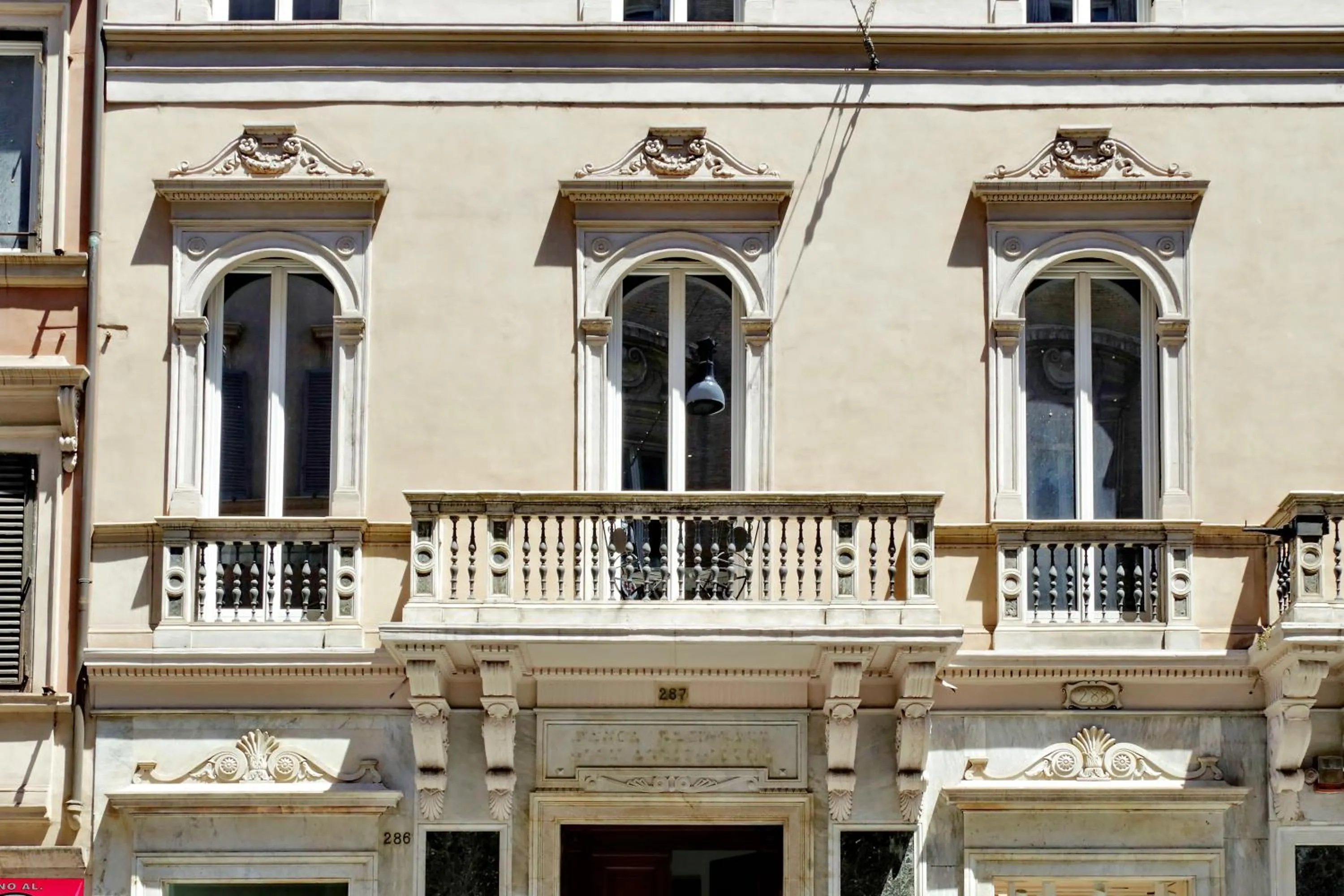 Property building in Suite della Pigna
