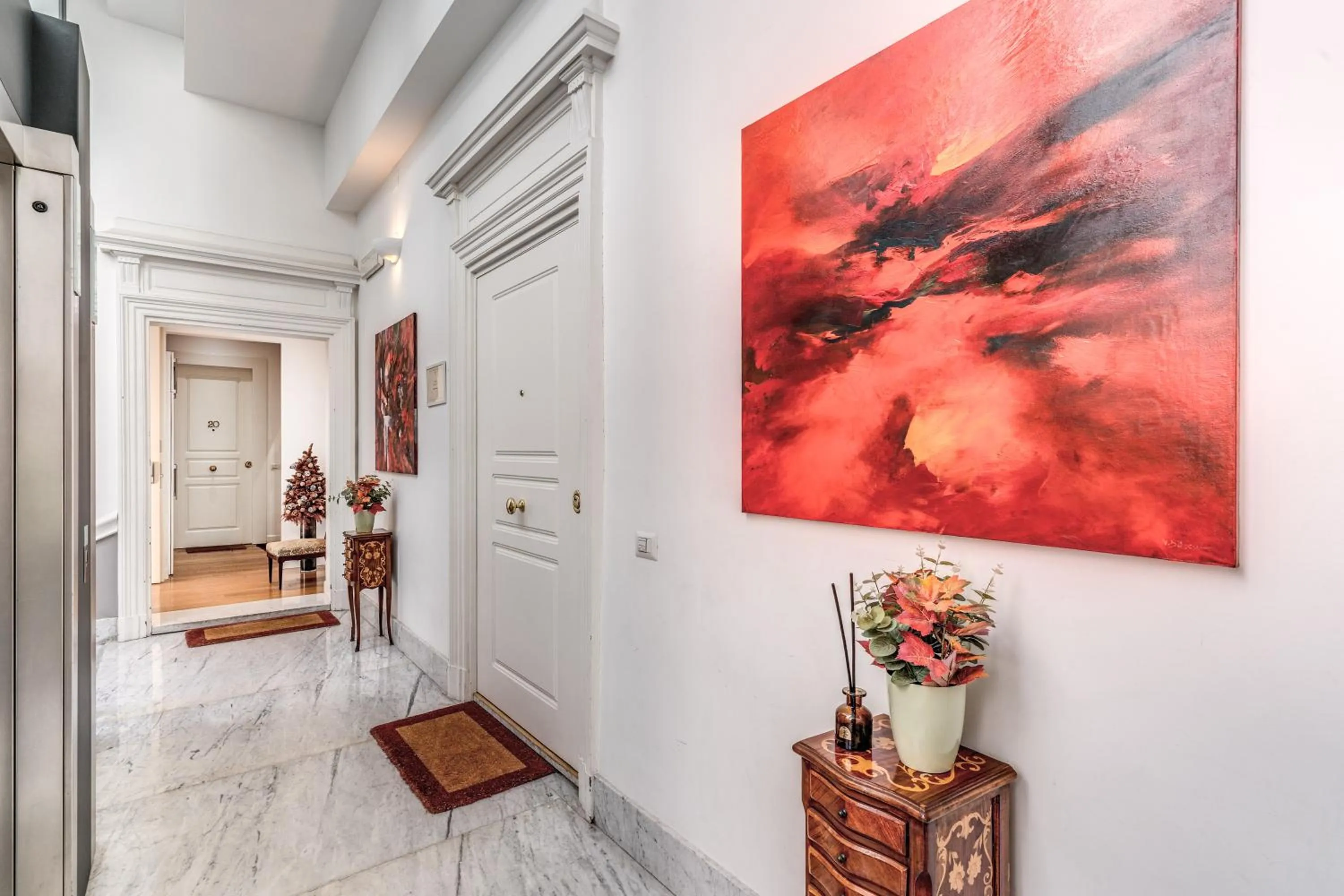 Property building in Suite della Pigna