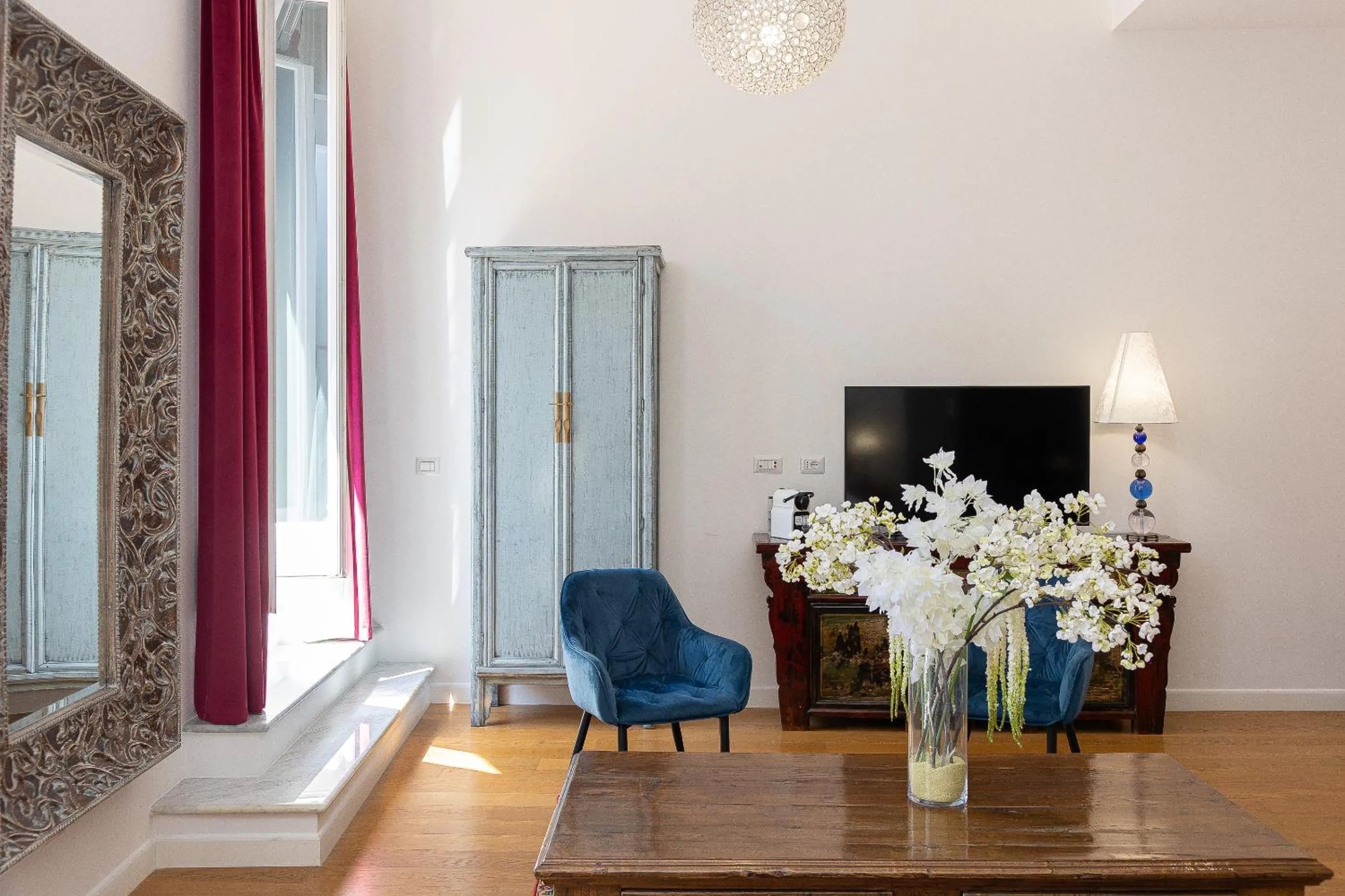 Seating area in Suite della Pigna