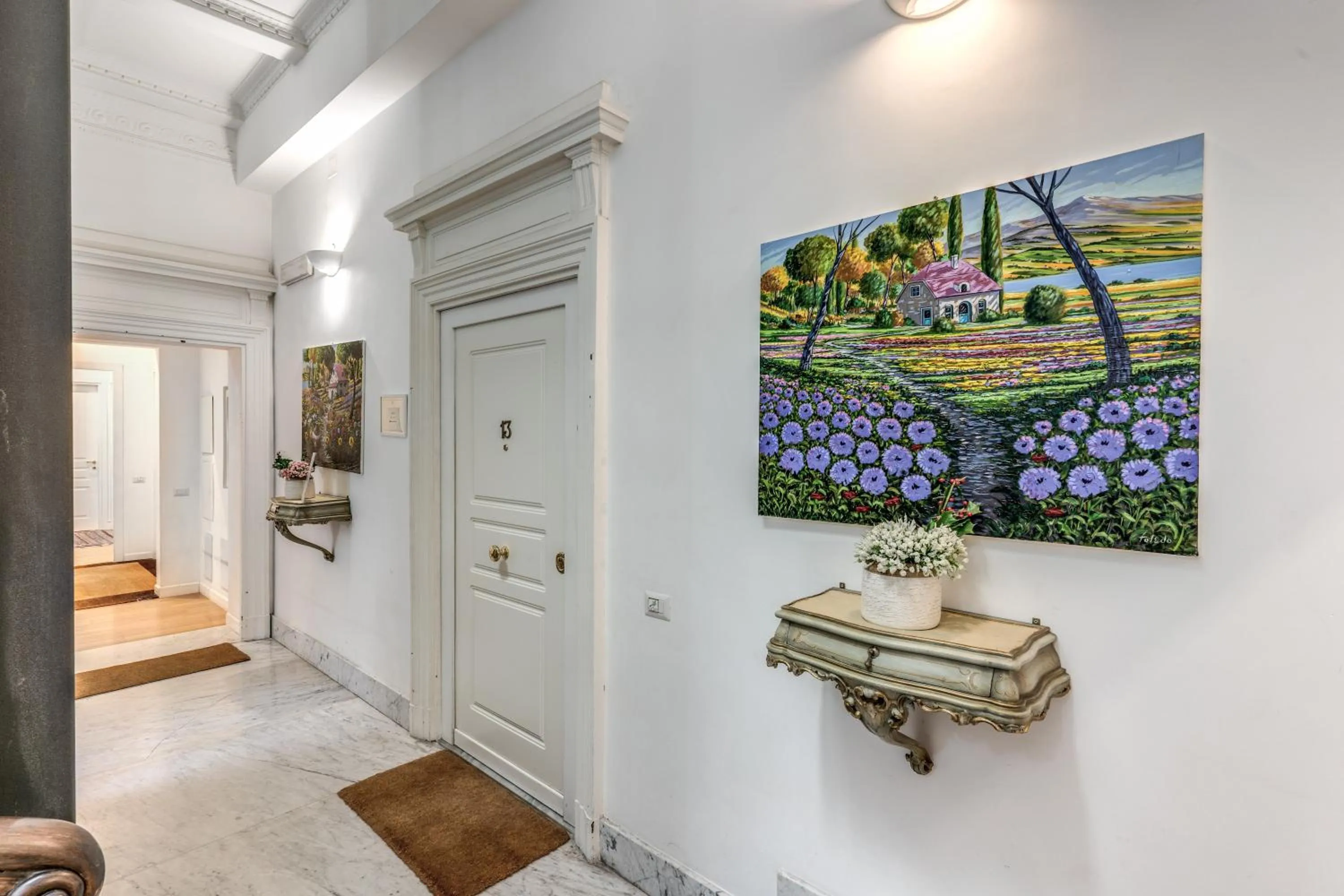 Property building in Suite della Pigna