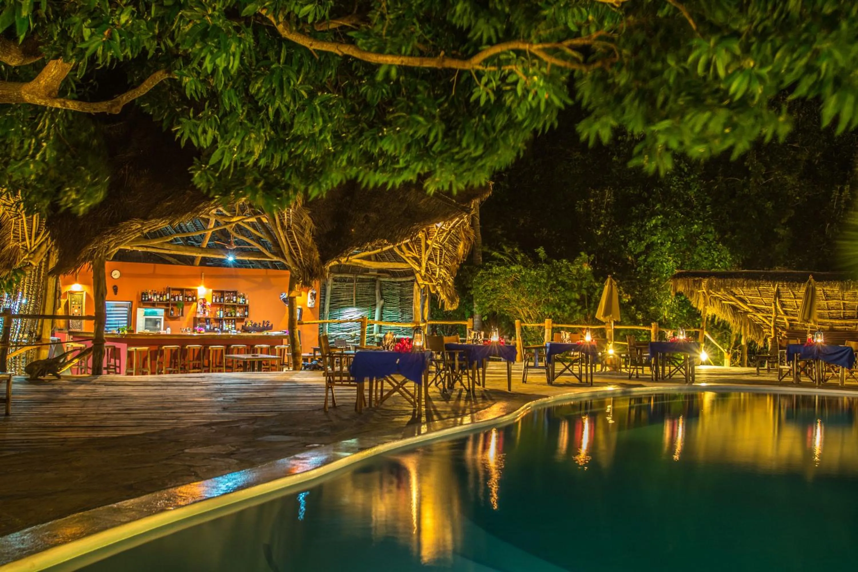 Restaurant/places to eat in Fundu Lagoon