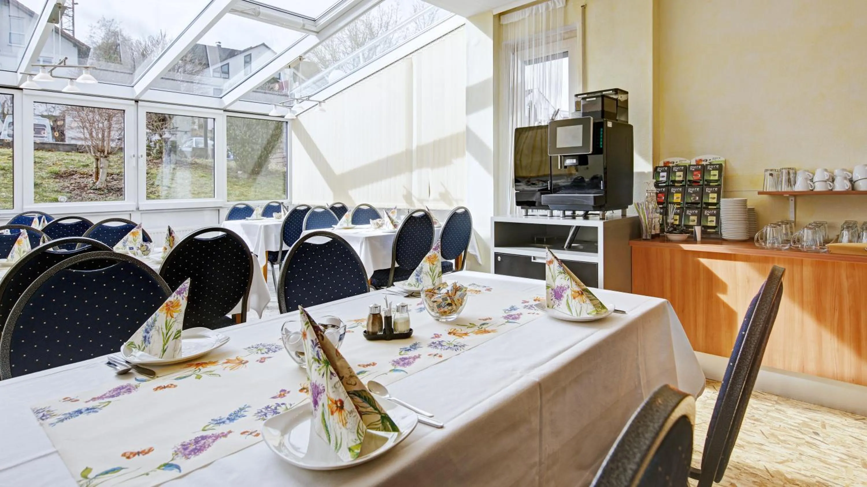 Restaurant/places to eat in Airport-Hotel Stetten