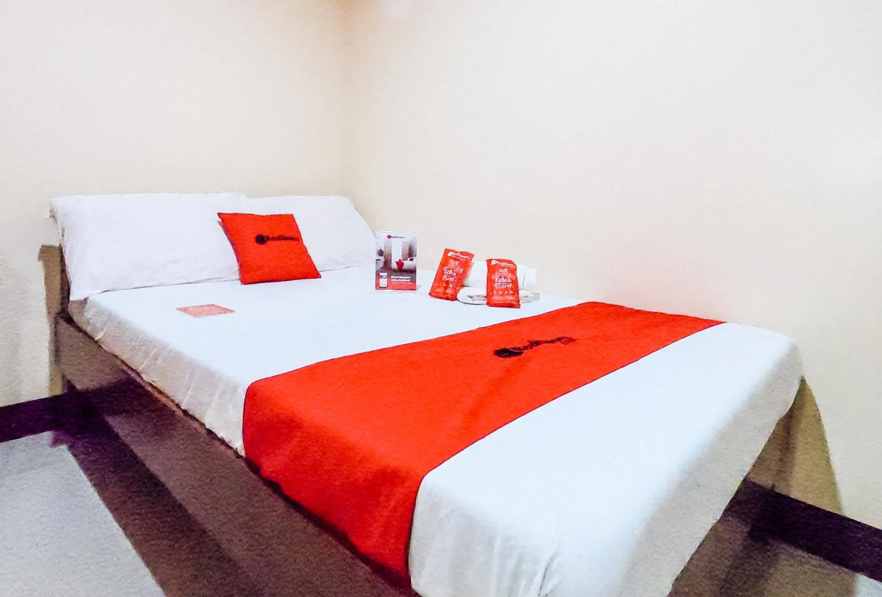 Bed in RedDoorz @ Pamaong Street