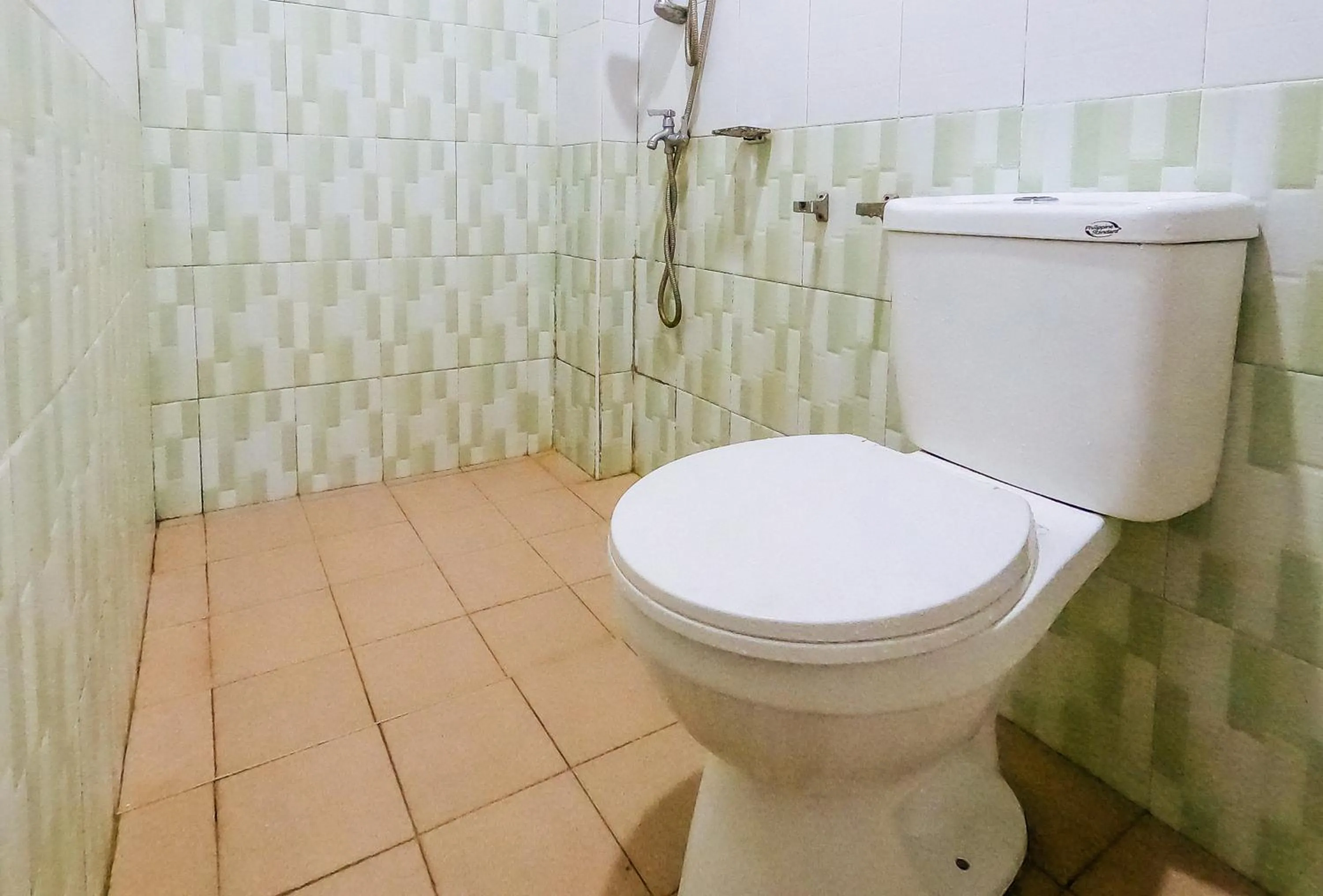 Shower in RedDoorz @ Pamaong Street