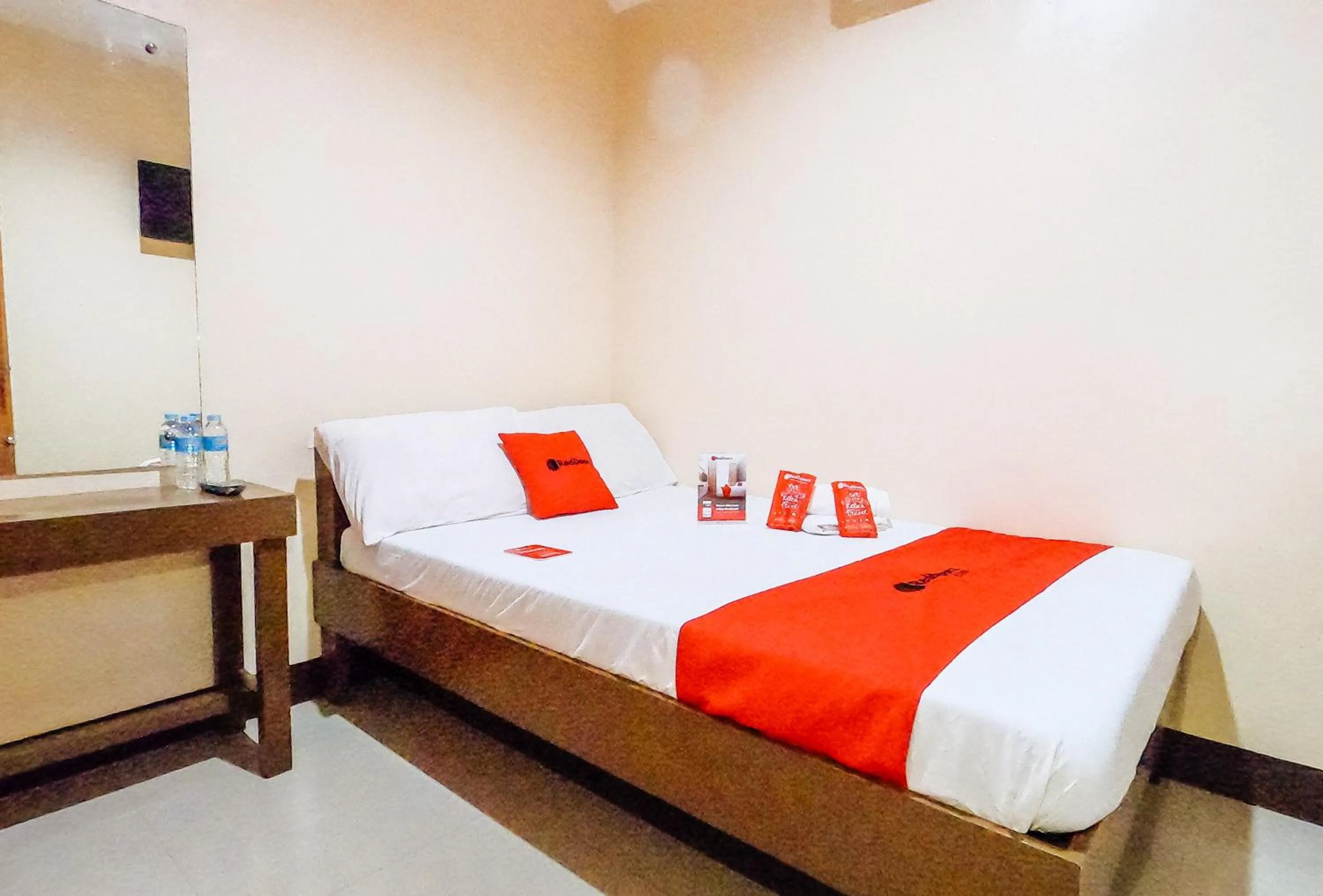 Bed in RedDoorz @ Pamaong Street