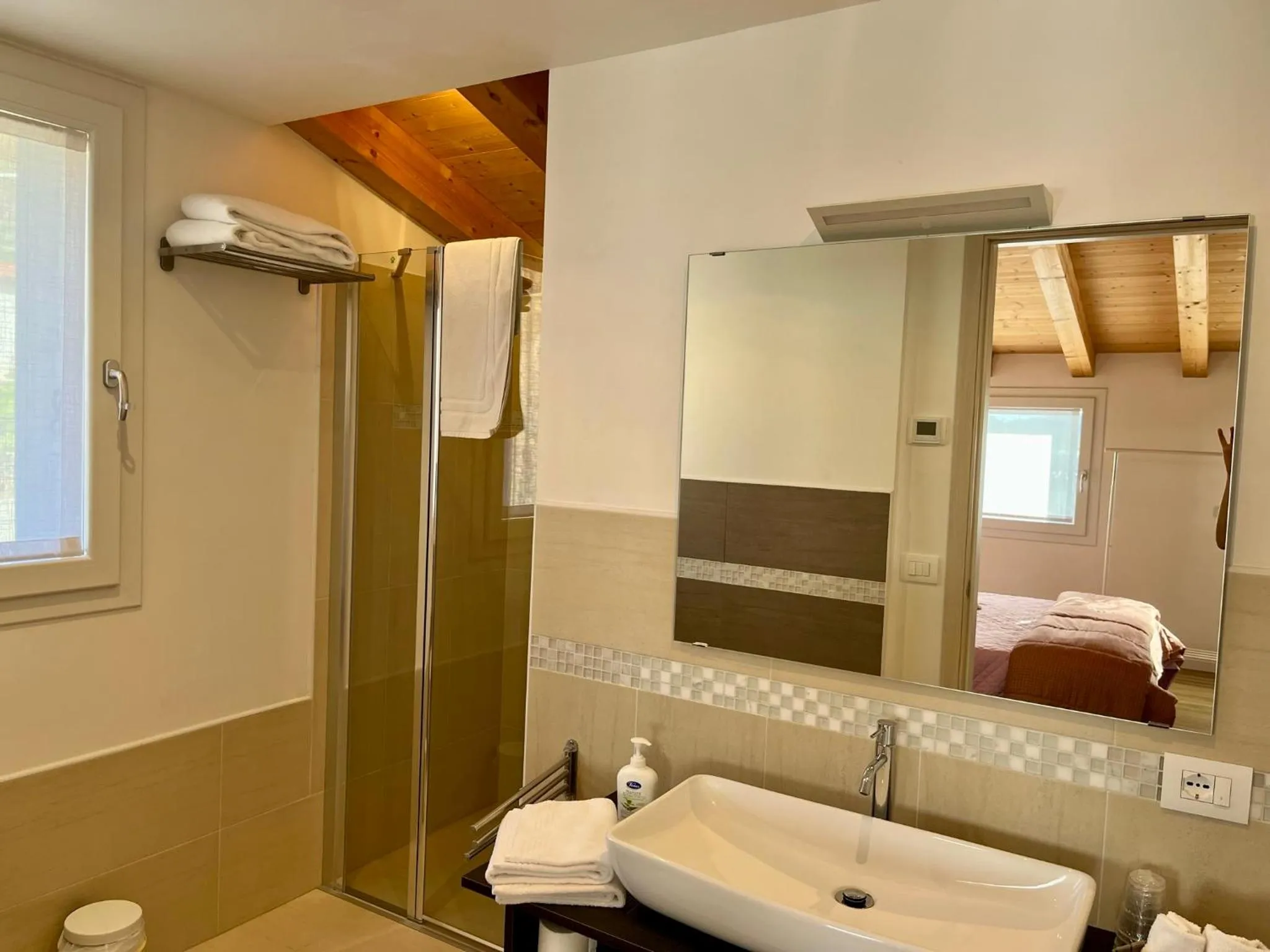 Bathroom, Bed in Villavecchia