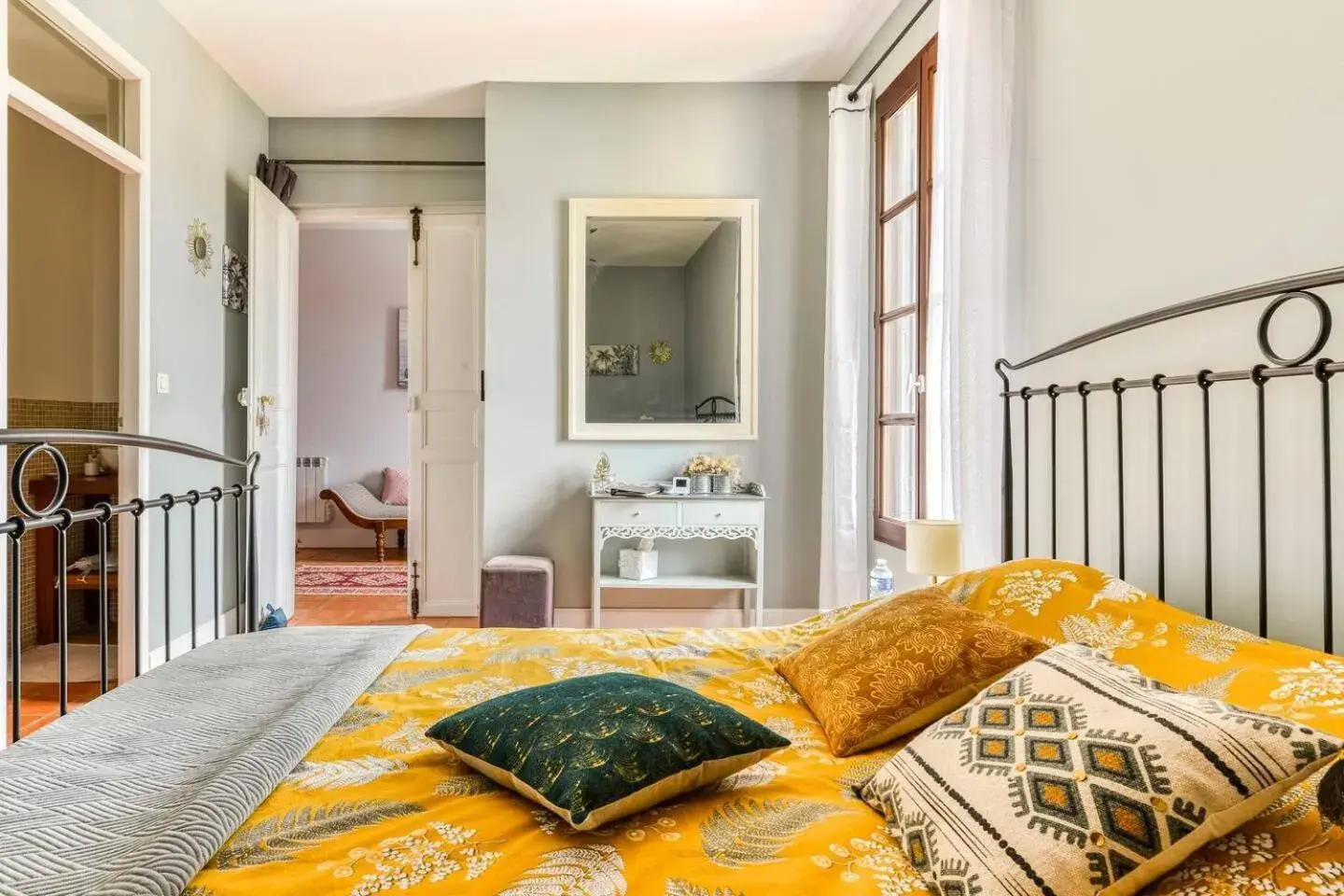 Deluxe Double Room in Maison Dix Chambres d'hôtes et Espace SPA Bien être Deluxe Double Room in Maison Dix Chambres d'hôtes et Espace SPA Bien être