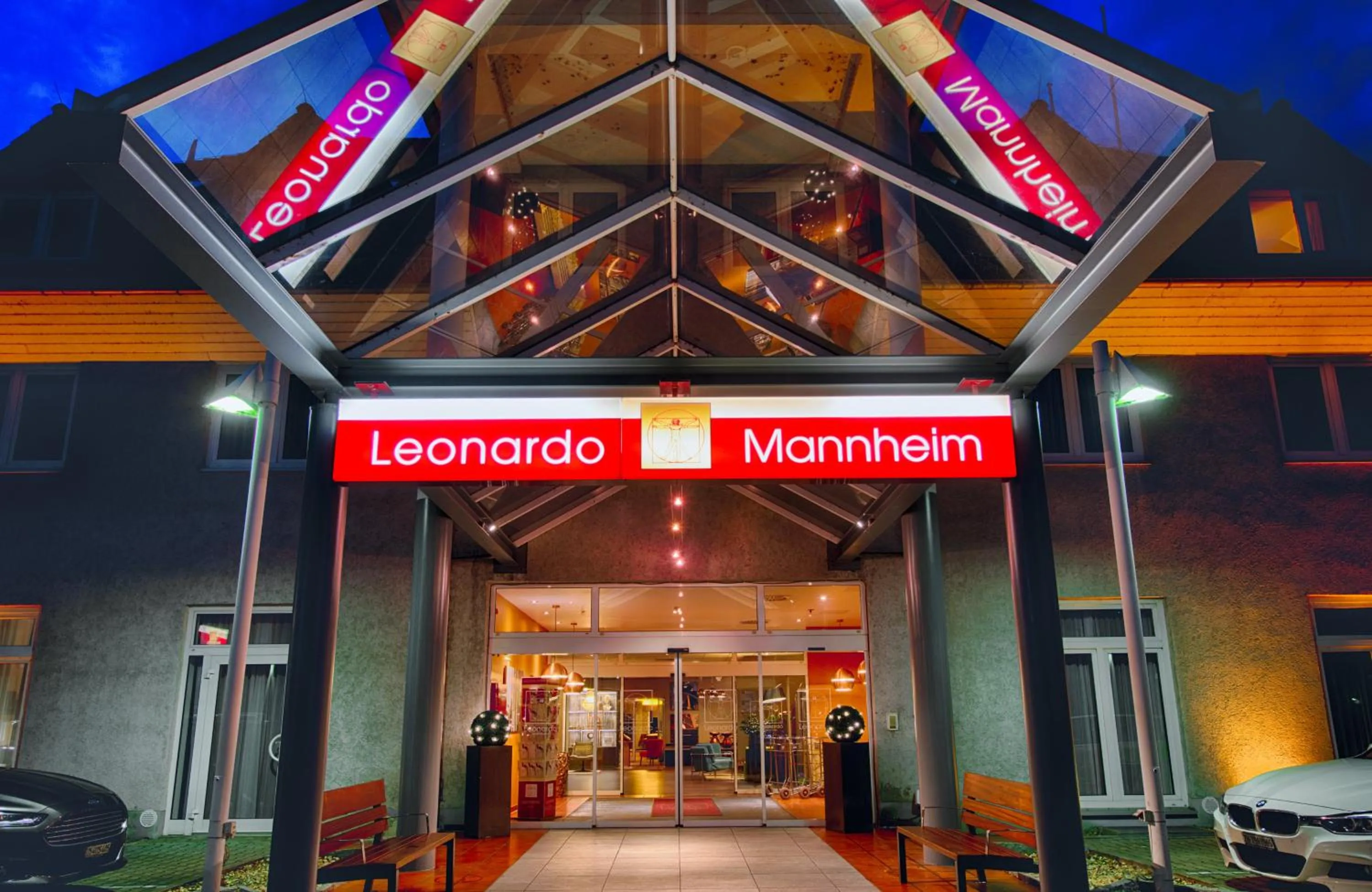 Facade/entrance in Leonardo Hotel Mannheim-Ladenburg