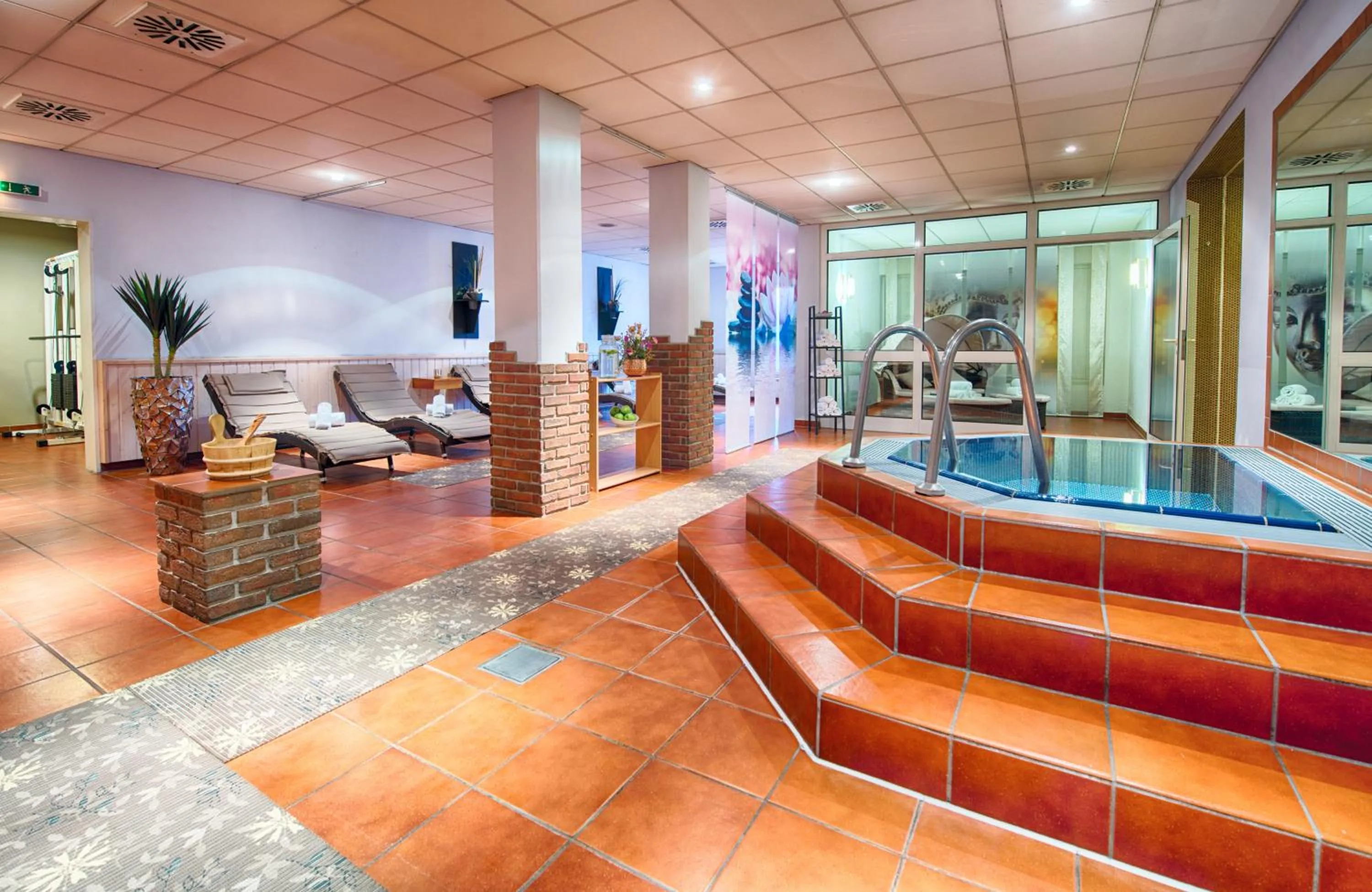 Spa and wellness centre/facilities in Leonardo Hotel Mannheim-Ladenburg
