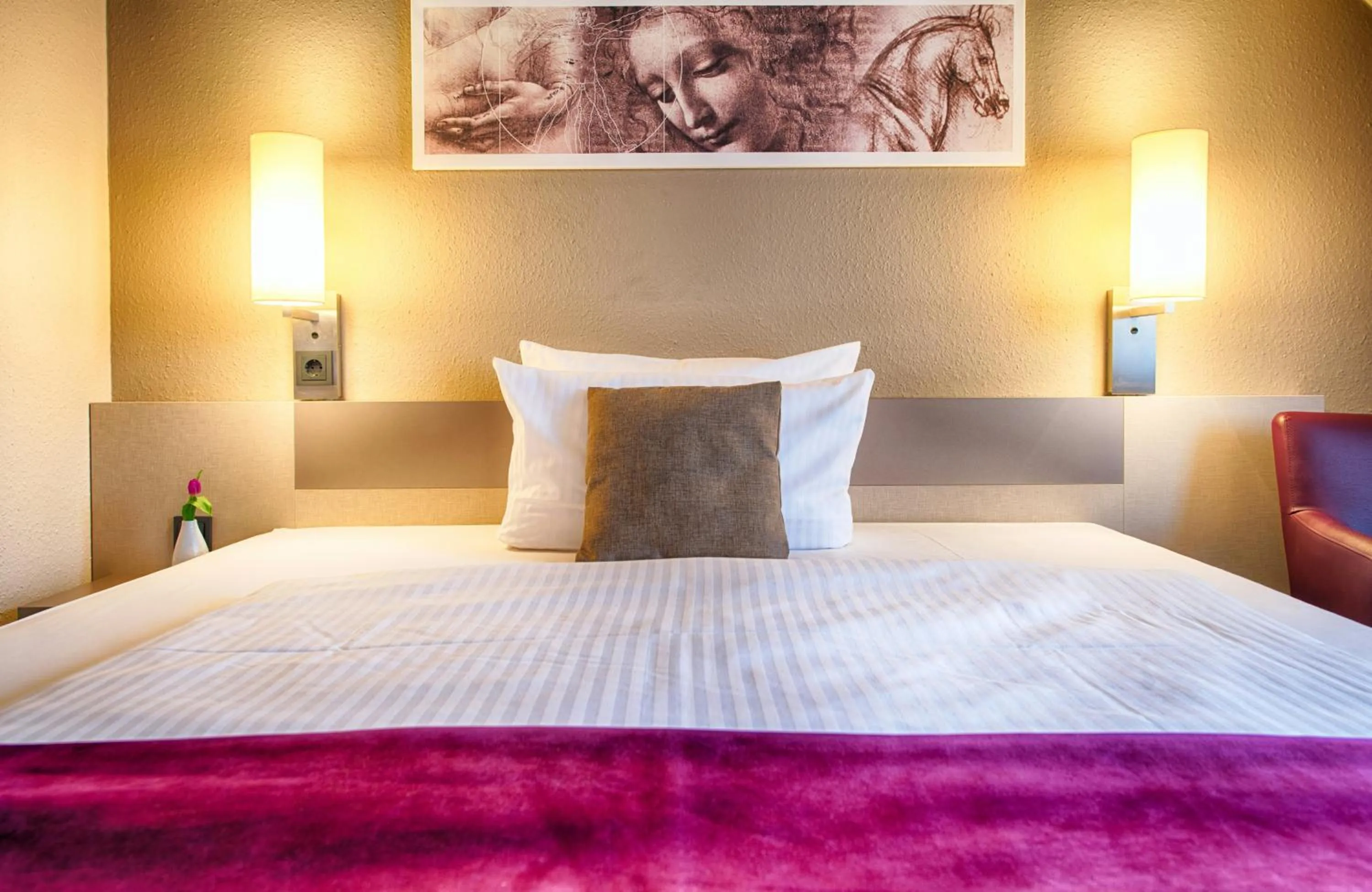 Photo of the whole room, Bed in Leonardo Hotel Mannheim-Ladenburg