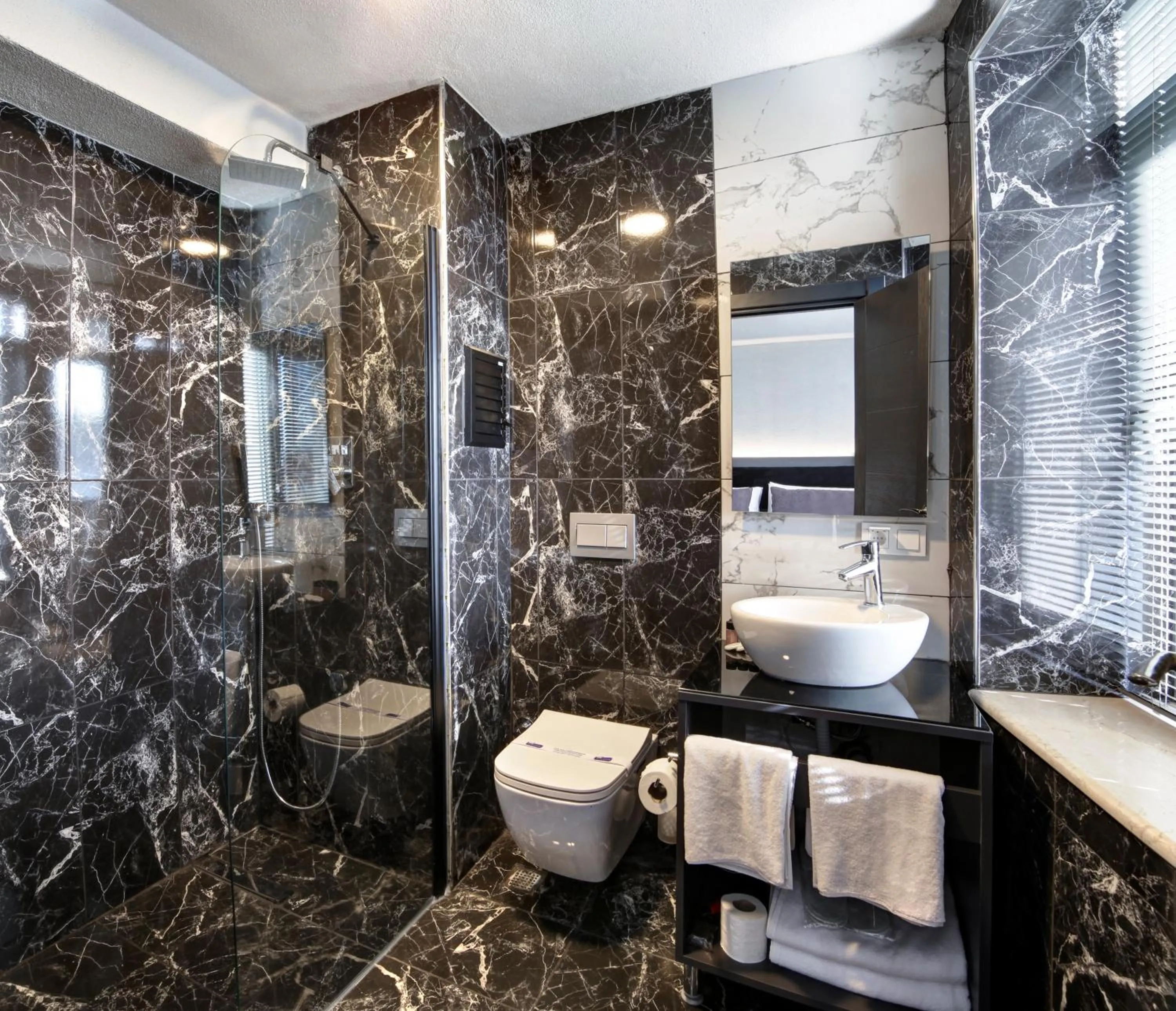Shower in Taksim Seya Suites Hotel