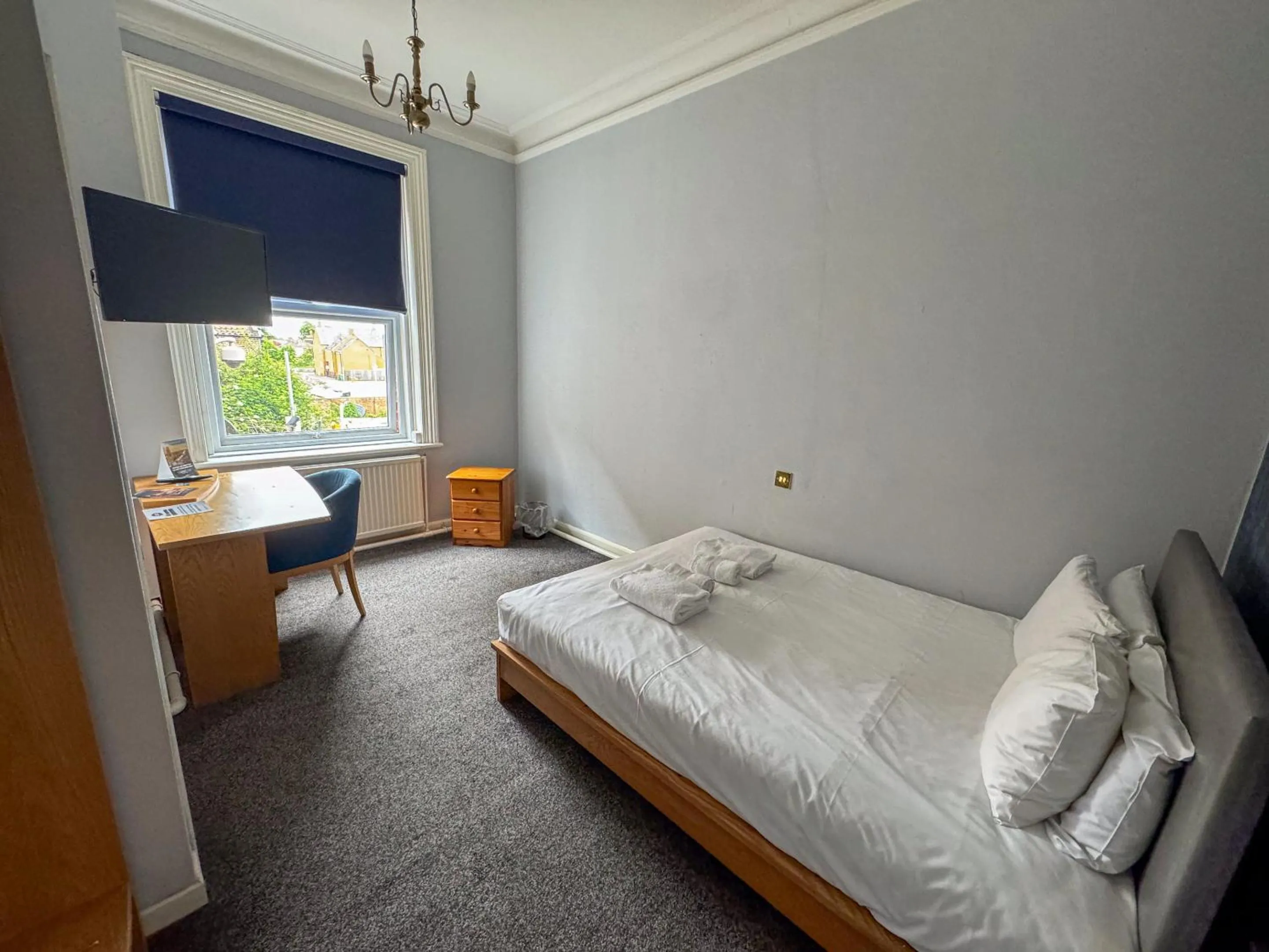 Bedroom, Bed in The New England Hotel