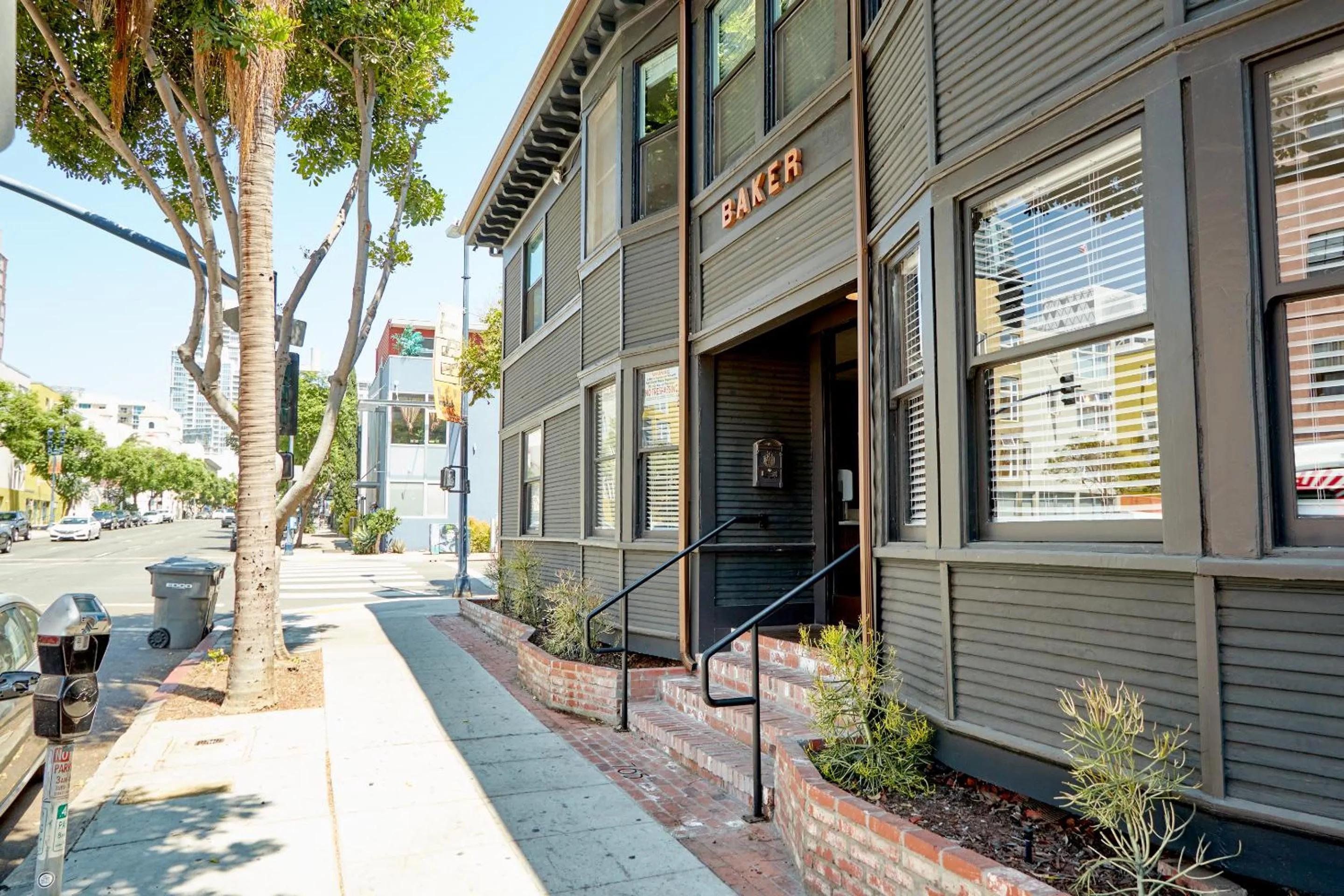 Property building in Sonder The Baker