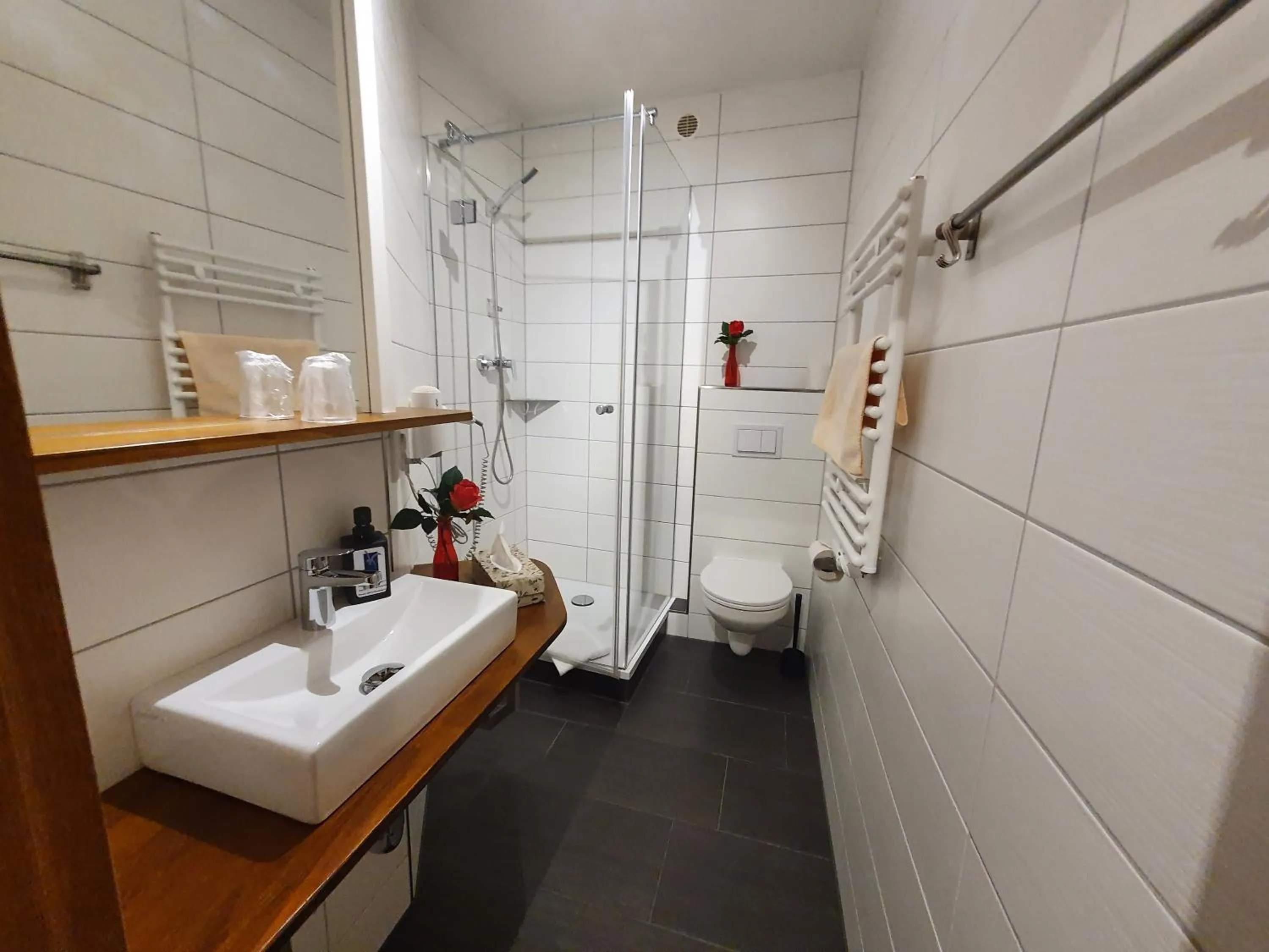 Bathroom in Hotel-Pension Grüne Linde