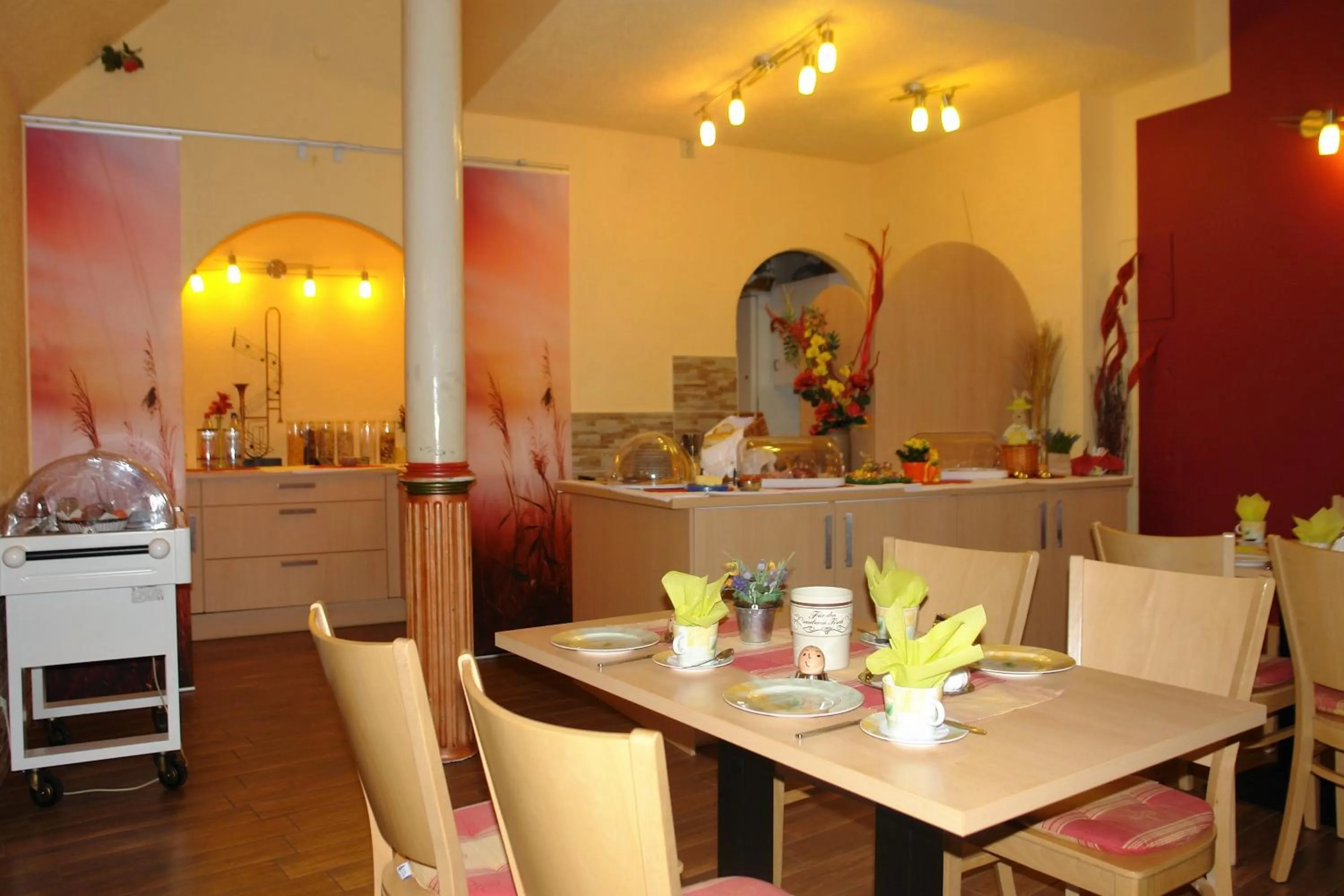 Buffet breakfast in Hotel-Pension Grüne Linde