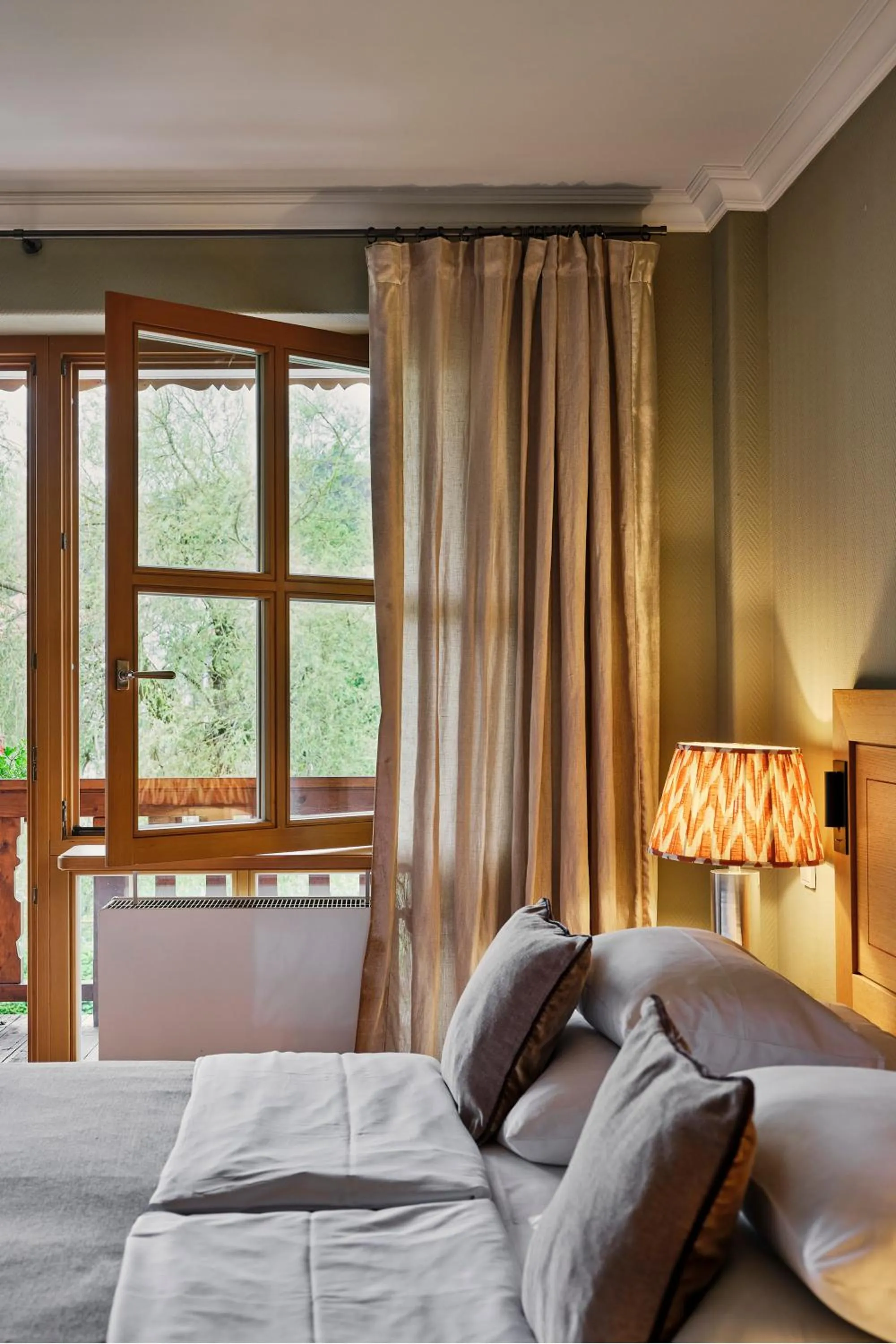 Staff, Bed in Spa & Resort Bachmair Weissach, LUXURY FAMILY RESORT