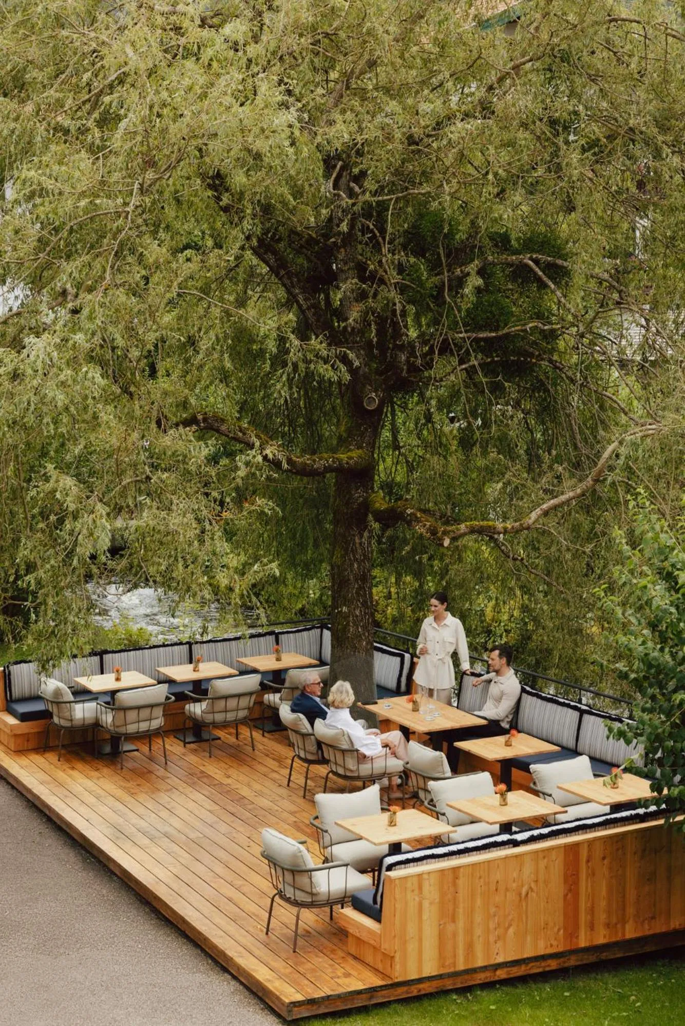 Garden in Spa & Resort Bachmair Weissach, LUXURY FAMILY RESORT