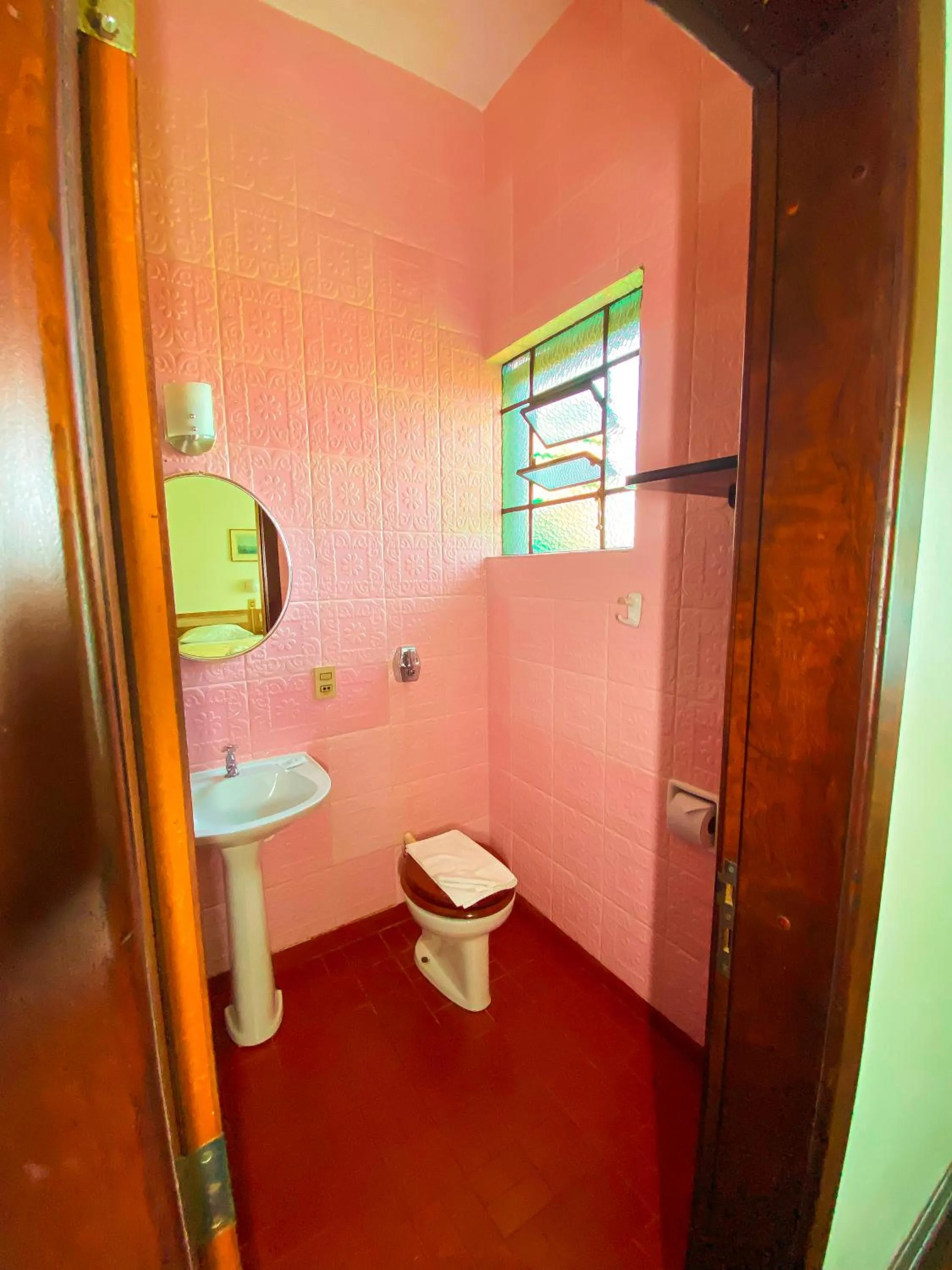 Toilet in Hotel Pousada Joao de Barro