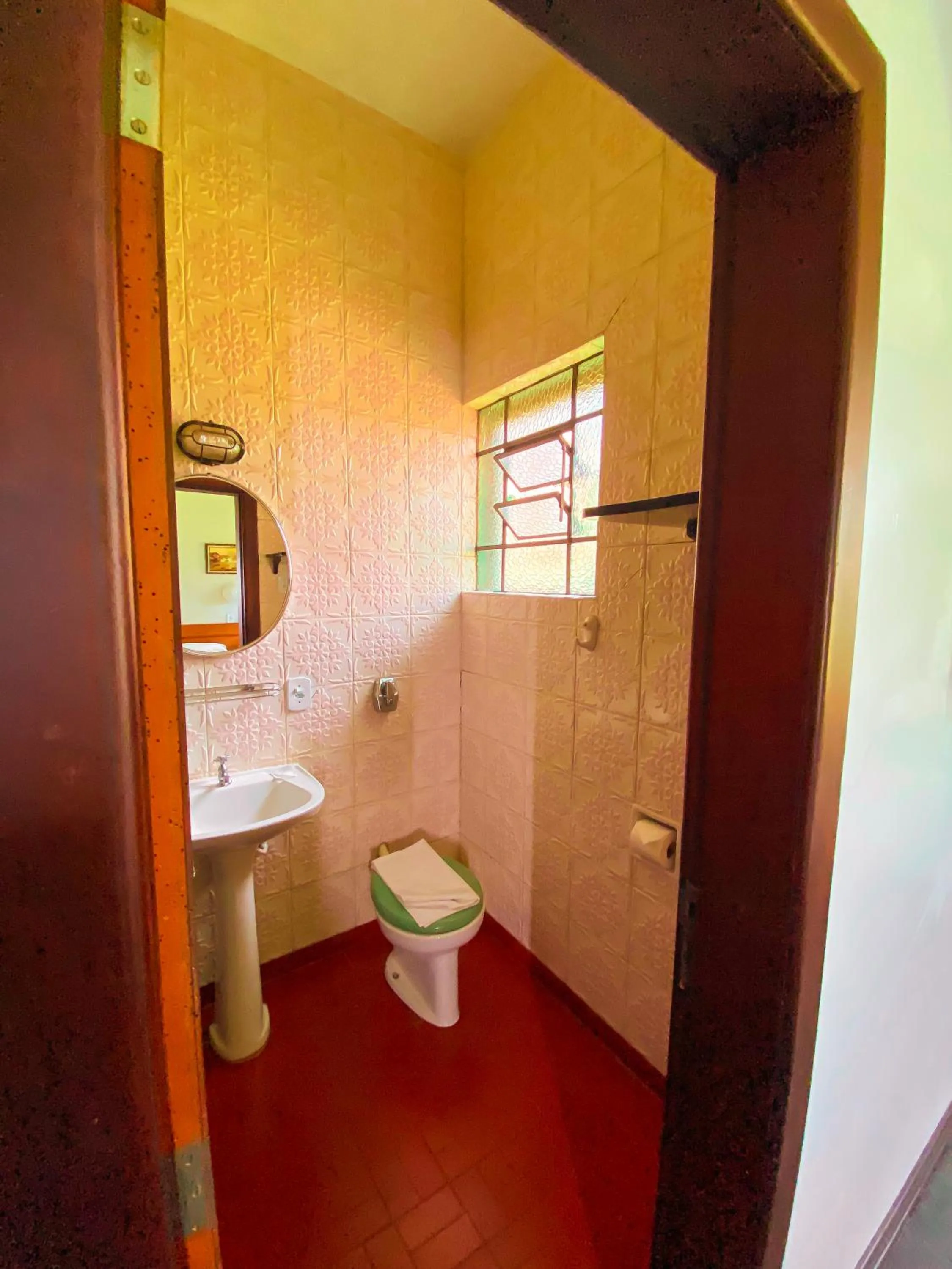 Toilet in Hotel Pousada Joao de Barro