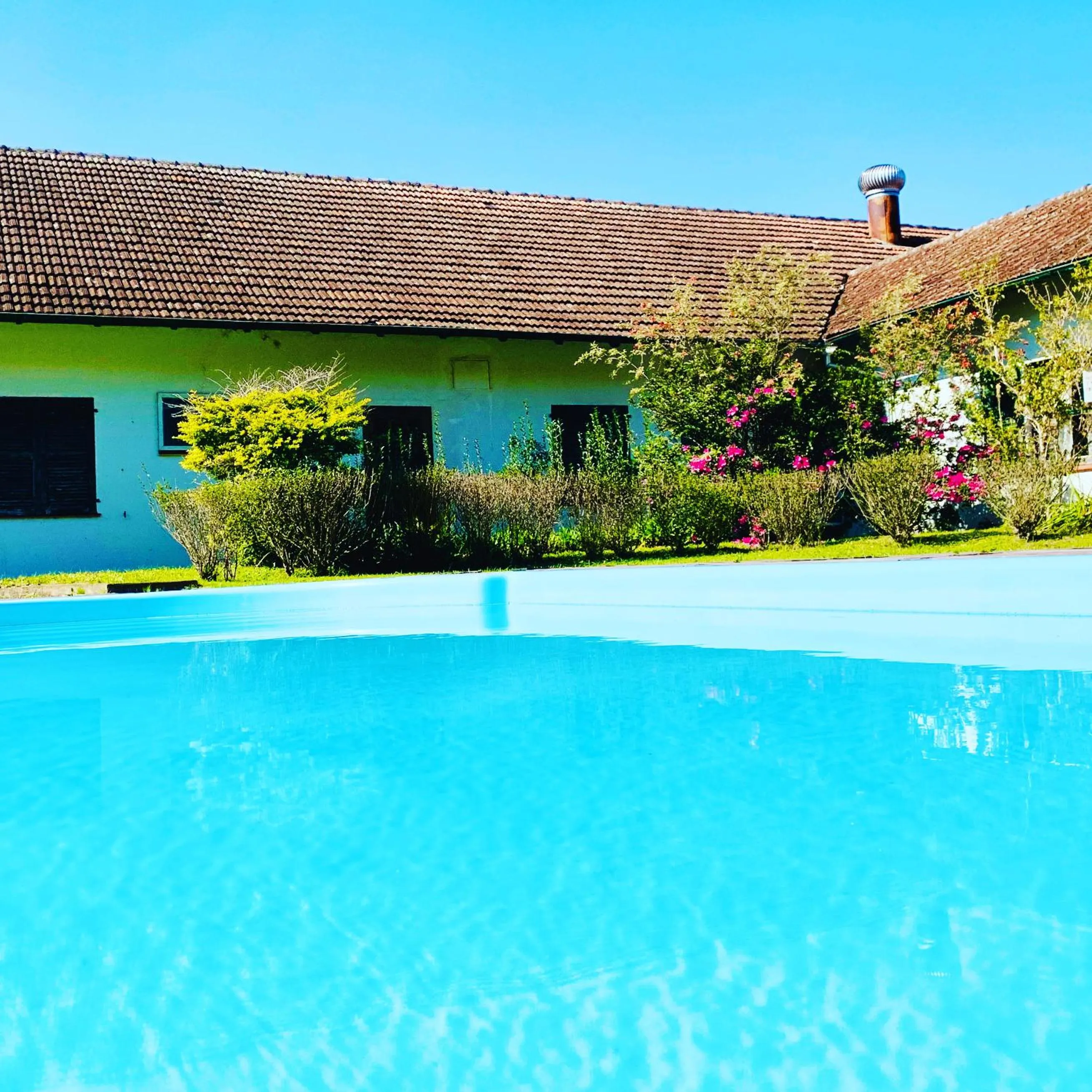 Swimming pool in Hotel Pousada Joao de Barro