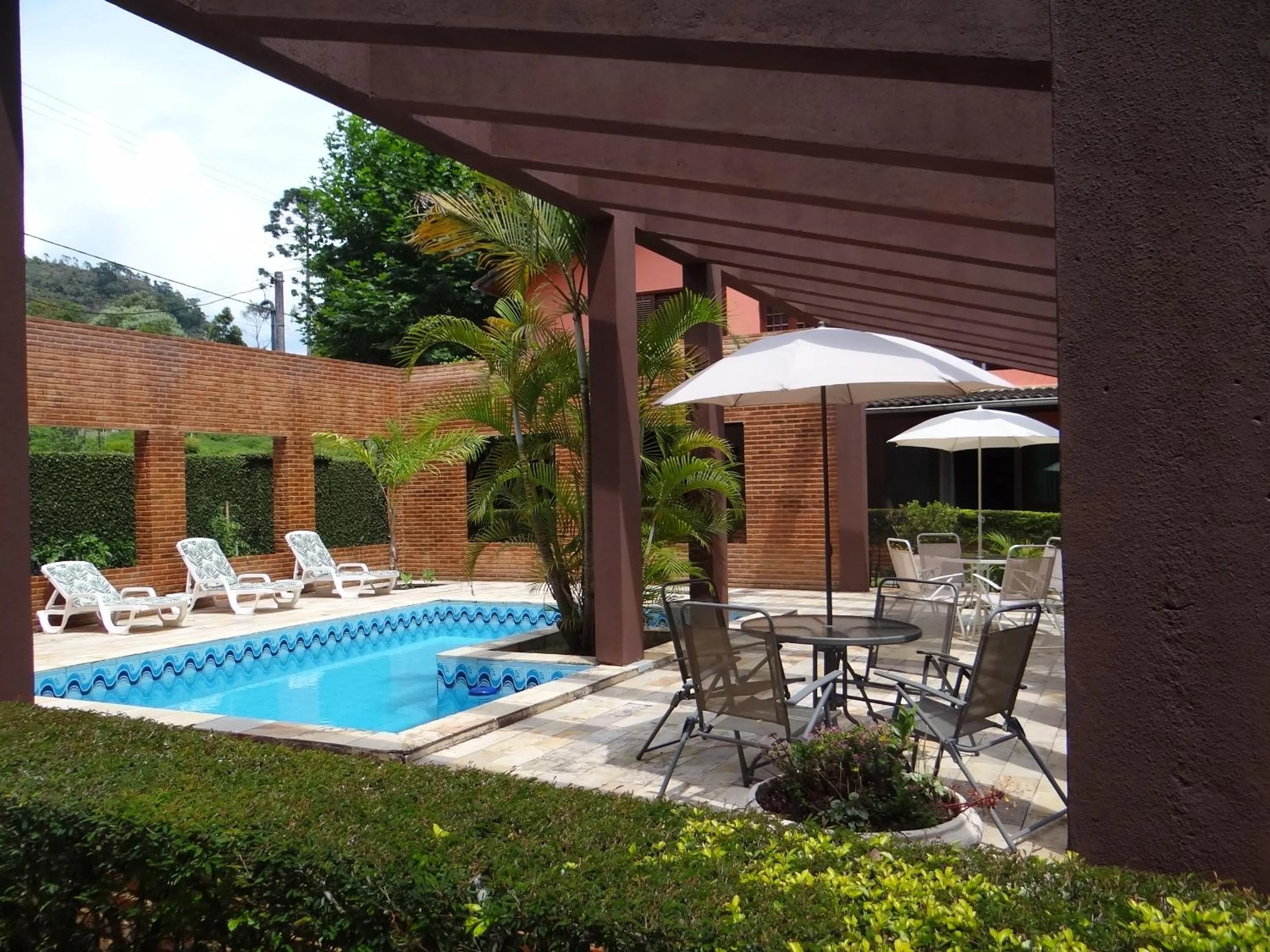 Swimming pool in Pousada da Mantiqueira