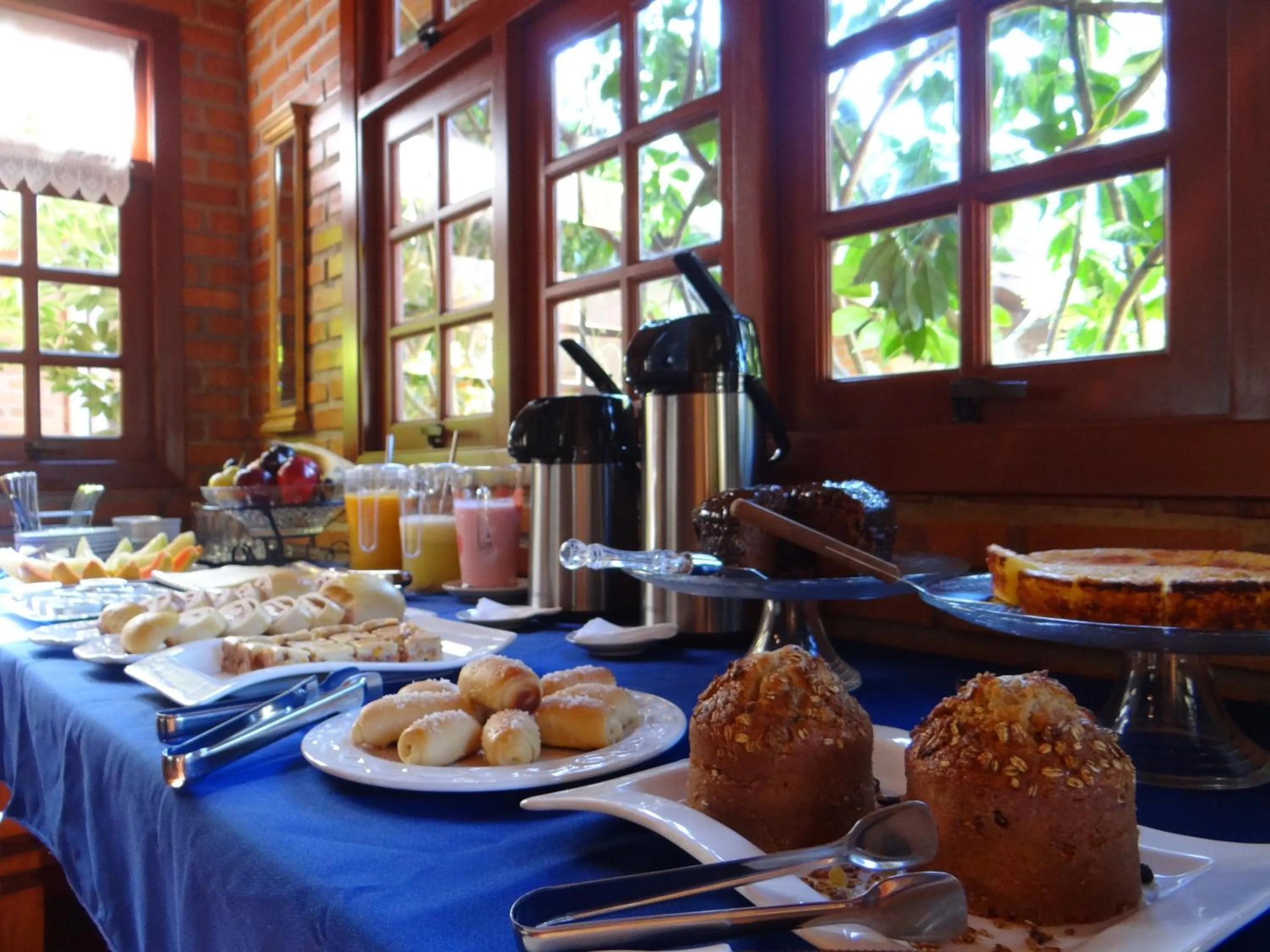Buffet breakfast in Pousada da Mantiqueira