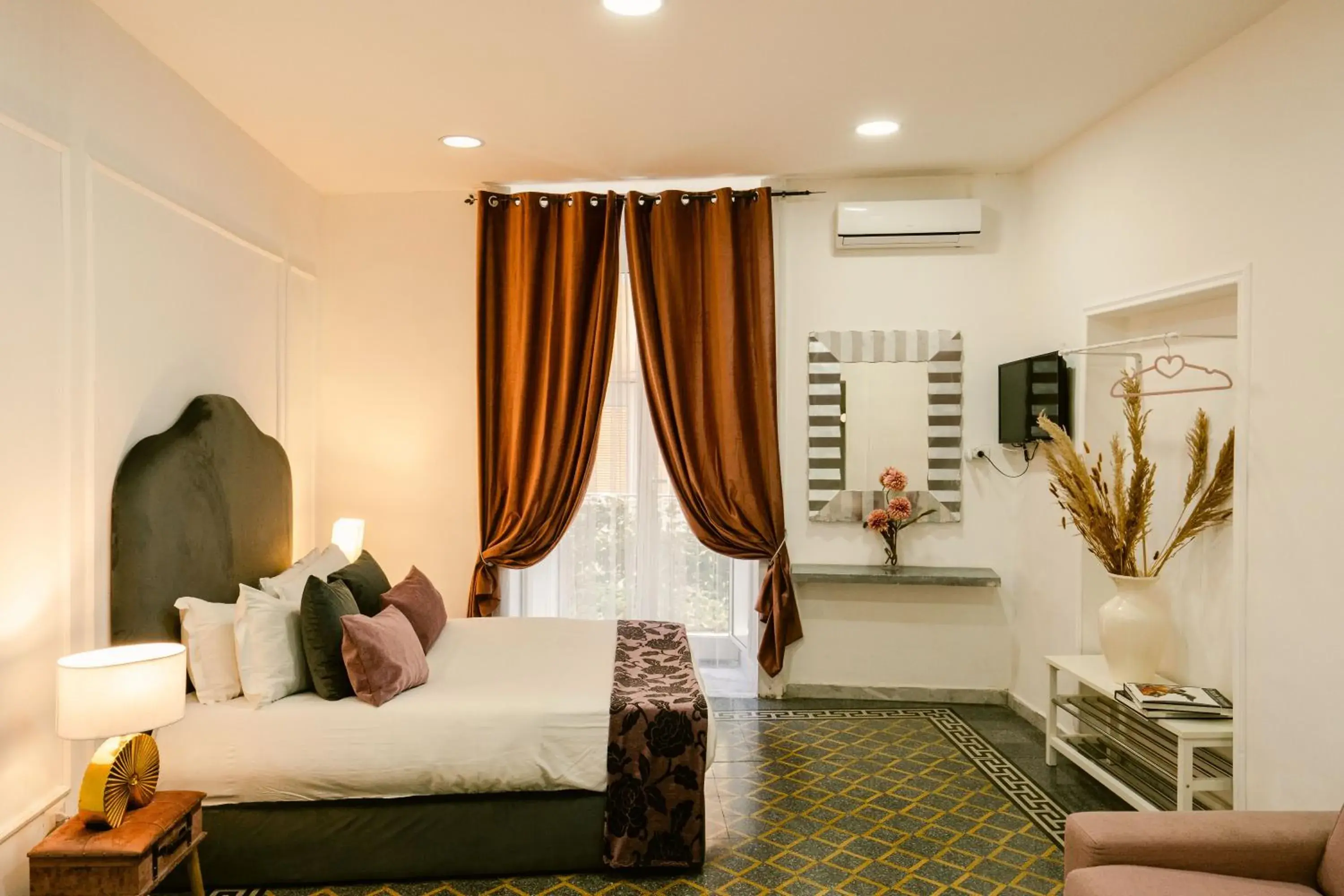 Junior Suite with Balcony in Random B&B Junior Suite with Balcony in Random B&B