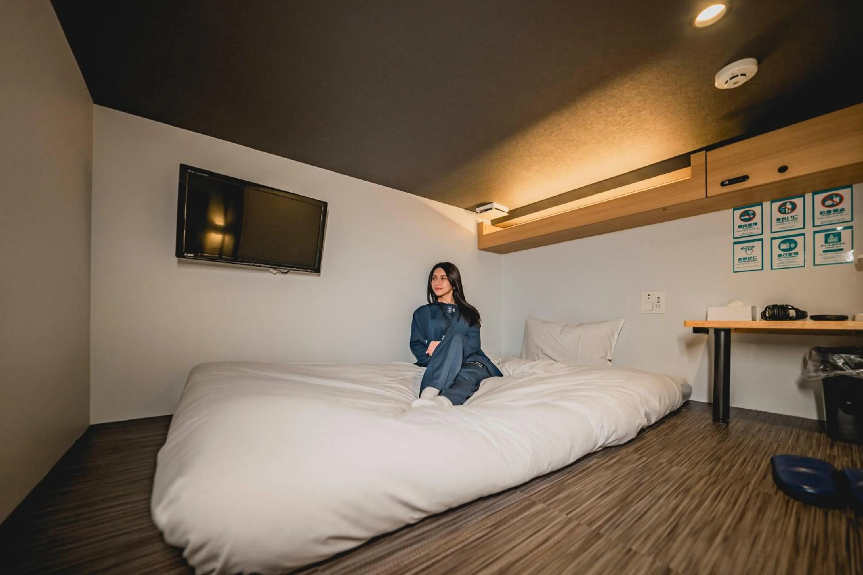 Photo of the whole room, Bed in hotel atarayo osaka